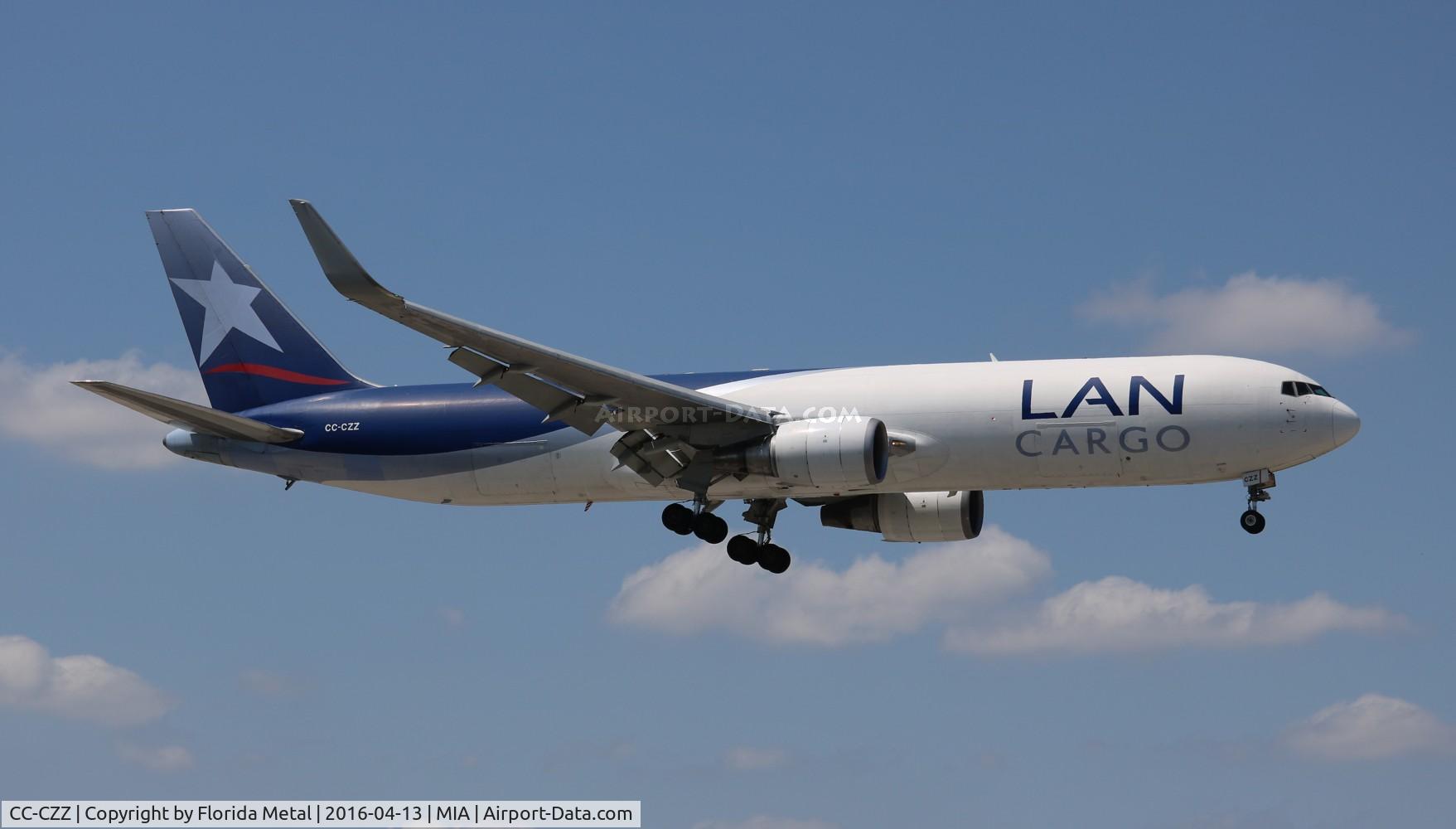 CC-CZZ, 1998 Boeing 767-316F/ER C/N 25756, LAN Chile Cargo