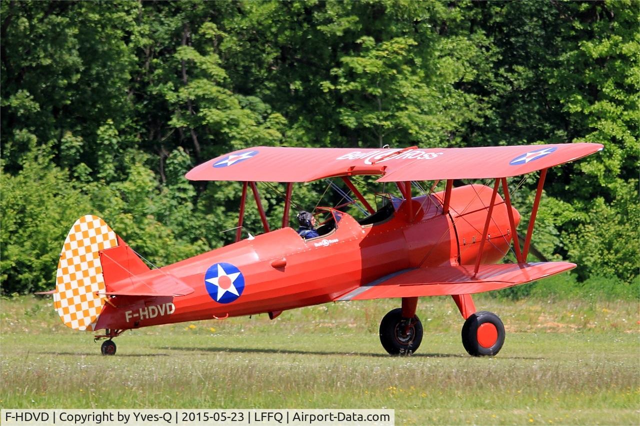 F-HDVD, 1940 Boeing A75N1 (PT-17) C/N 75-940, Boeing A75N1 (PT17), Landing, La Ferté-Alais airfield (LFFQ) Air show 2015