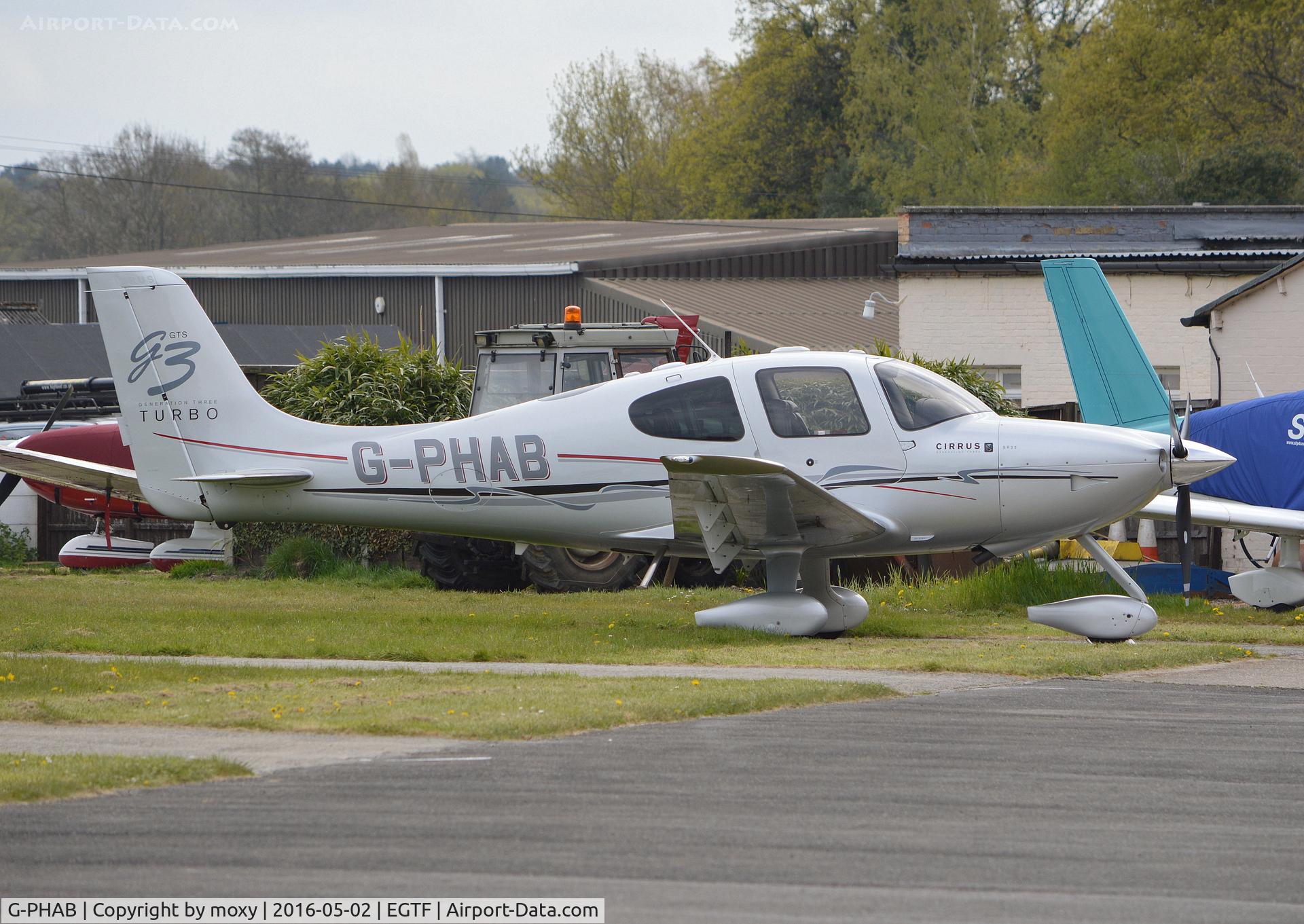 G-PHAB, 2007 Cirrus SR22 G3 Turbo C/N 2710, Cirrus SR22 G3 Turbo at Fairoaks.