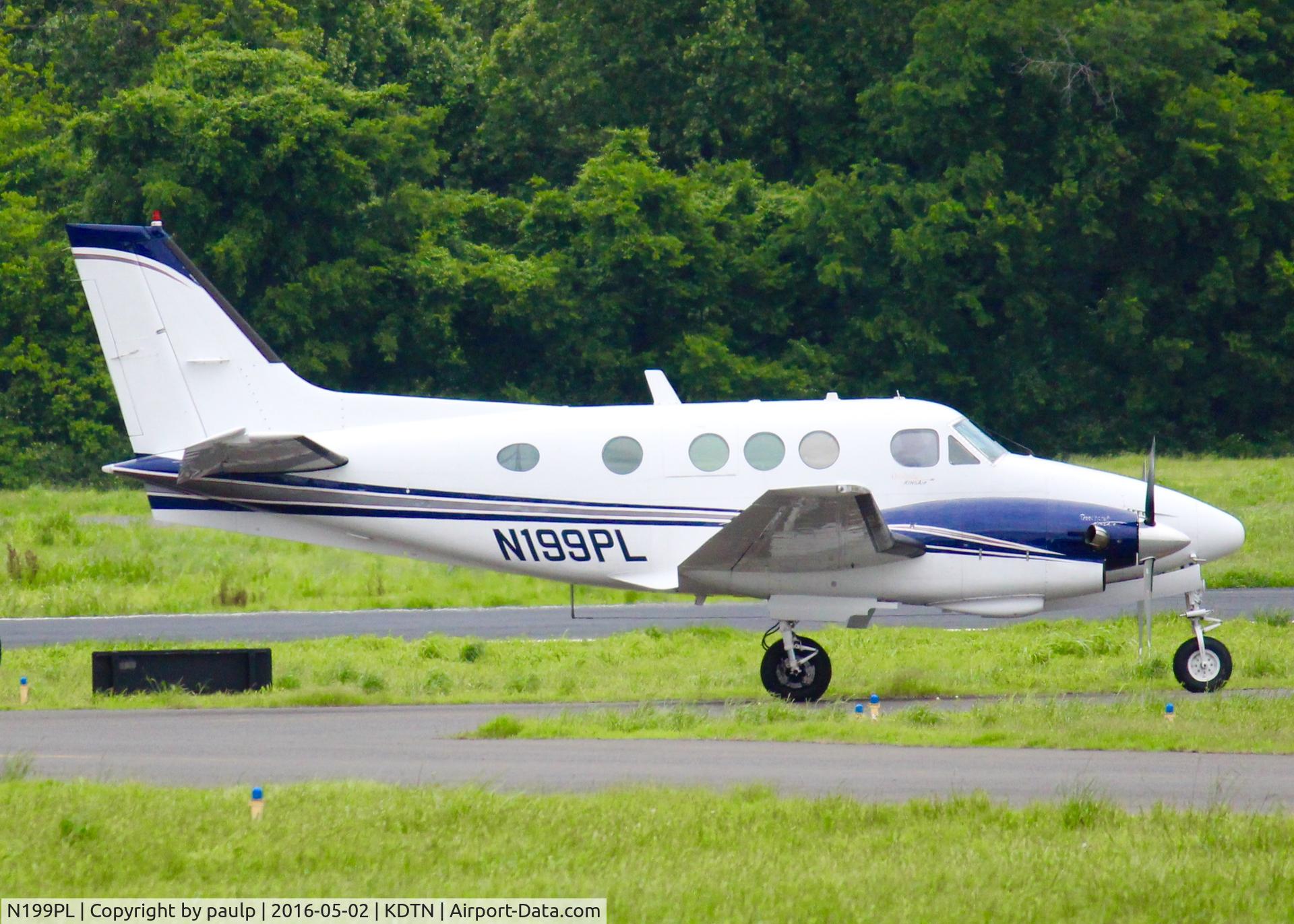 N199PL, 1976 Beech E-90 King Air C/N LW-167, At Downtown Shreveport.