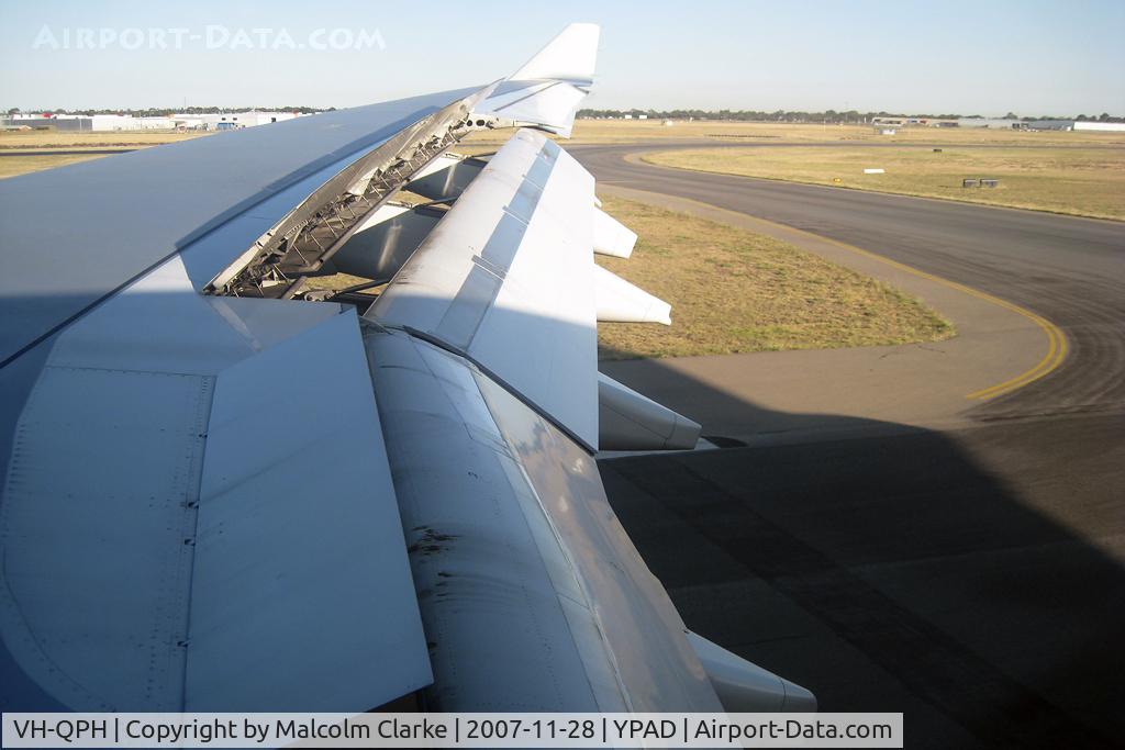 VH-QPH, 2005 Airbus A330-303 C/N 0695, Airbus A330-303 on arrival Adelaide Airport from Singapore, November 28th 2007.
