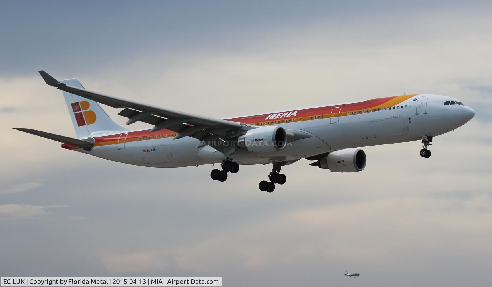 EC-LUK, 2012 Airbus A330-302 C/N 1385, Iberia