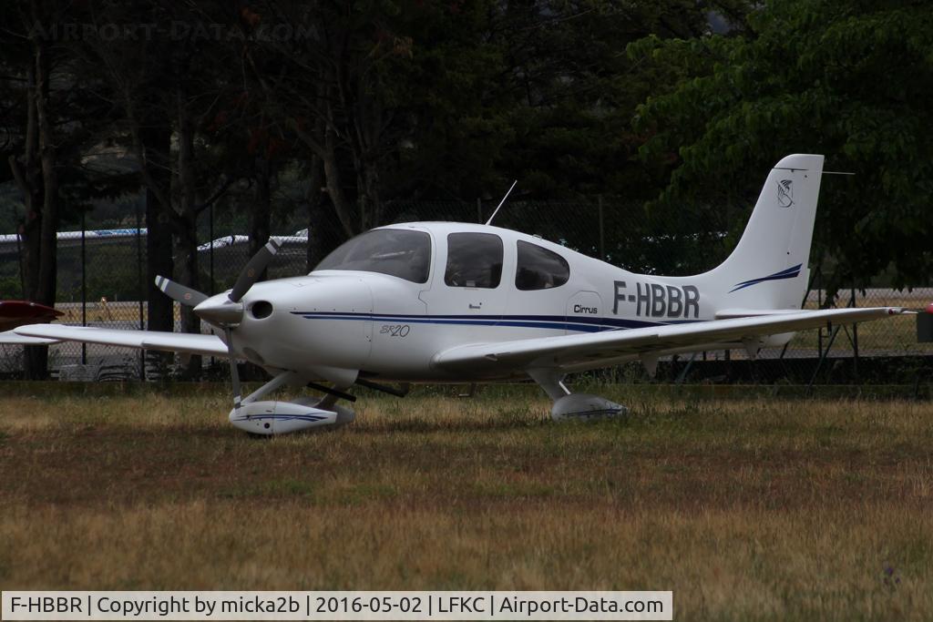 F-HBBR, 2003 Cirrus SR20 C/N 1344, Parked