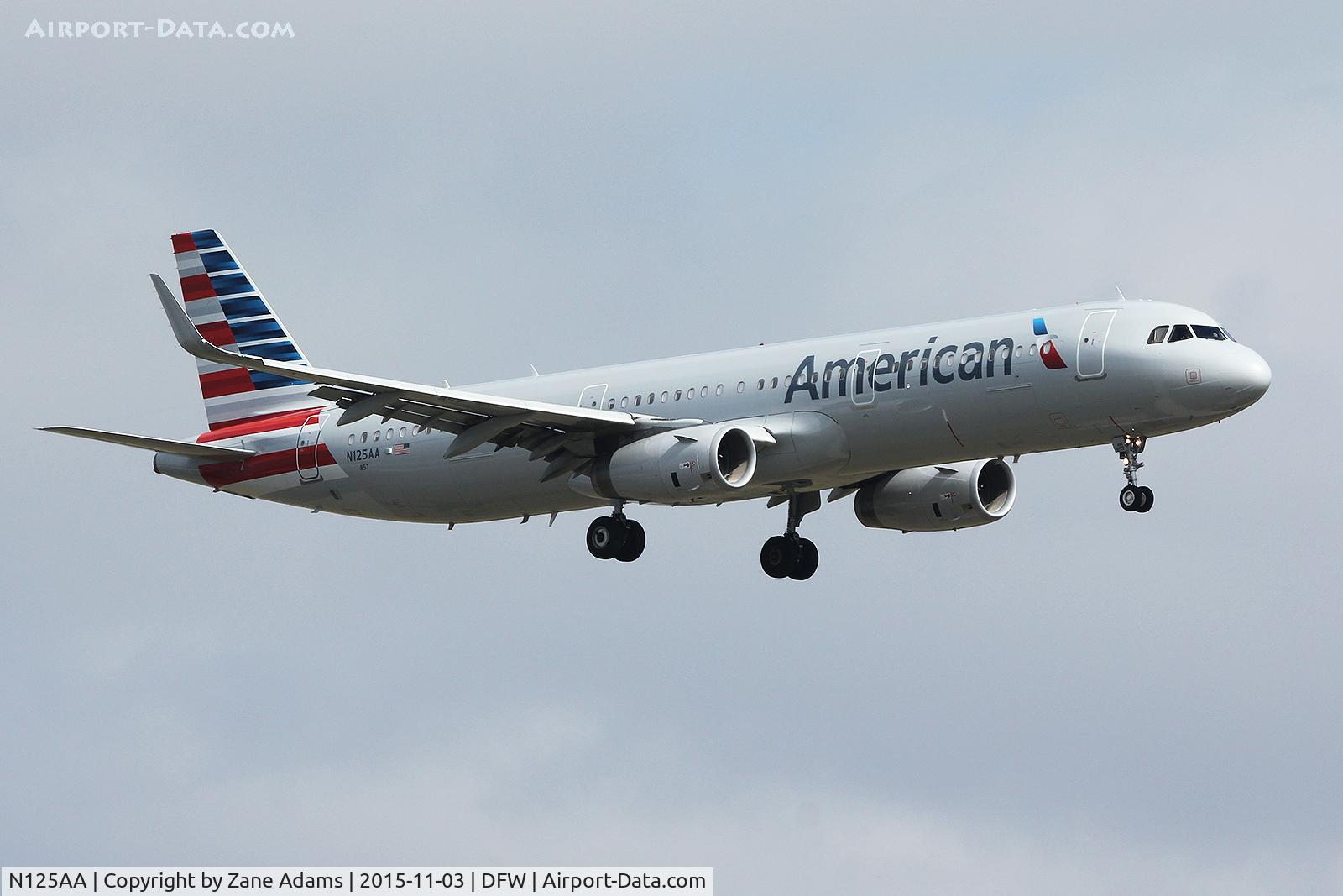 N125AA, 2014 Airbus A321-231 C/N 6272, Landing at DFW Airport