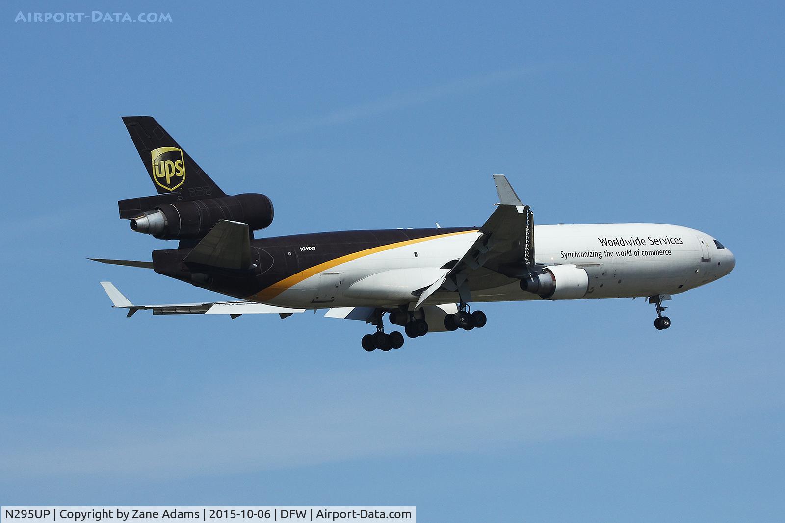 N295UP, 1992 McDonnell Douglas MD-11 C/N 48475, Landing at DFW Airport