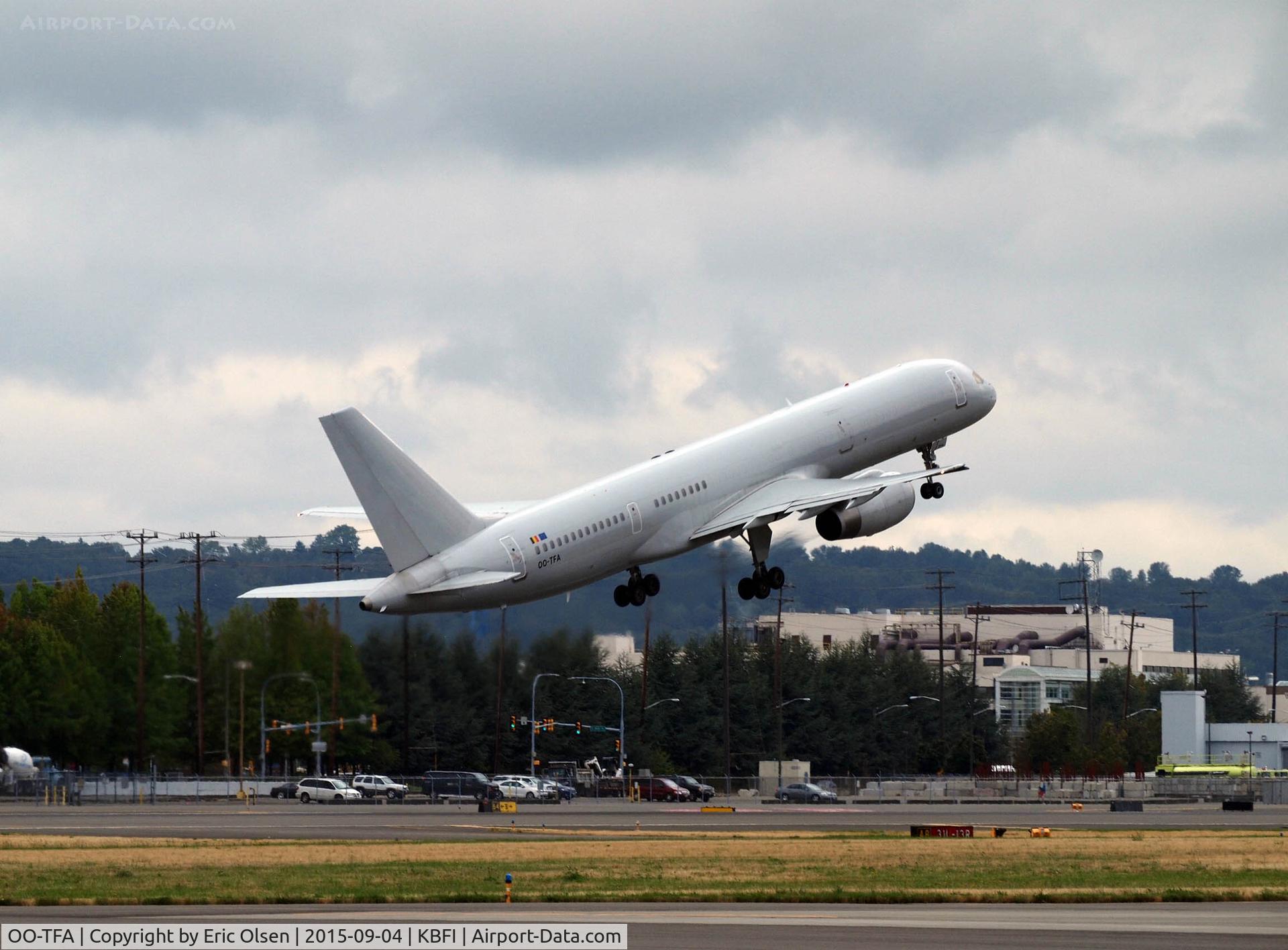 OO-TFA, 1993 Boeing 757-28A C/N 25622, Boeing 757 taking off from Boeing Field.