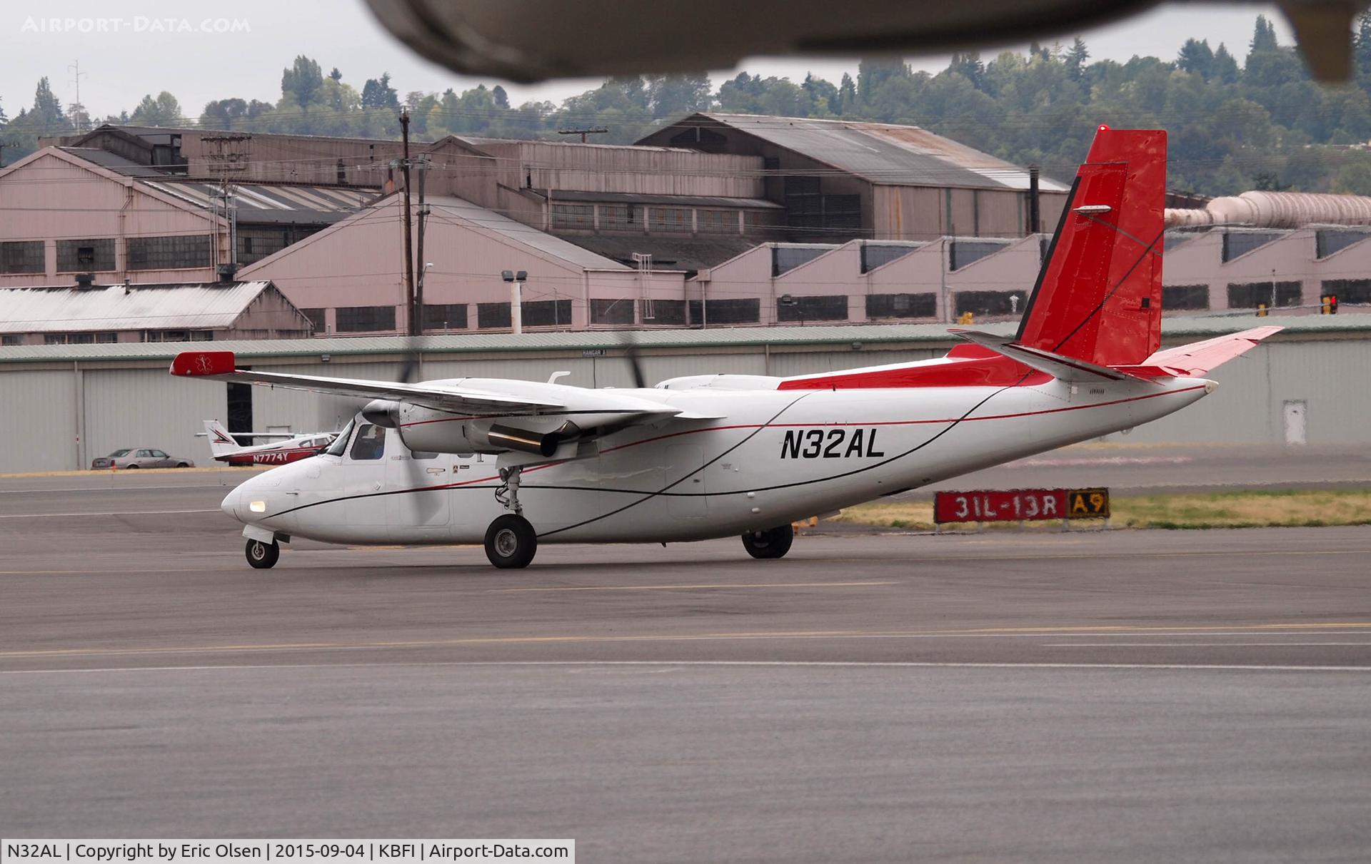 N32AL, 1976 Rockwell International 690A Turbo Commander C/N 11336, 690A at Boeing Field.