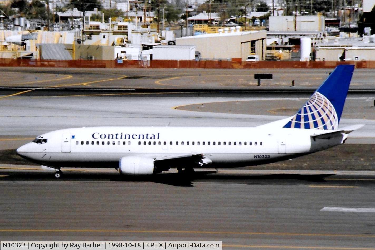 N10323, 1986 Boeing 737-3TO C/N 23374, Boeing 737-3T0 [23374] (Continental Airlines) Phoenix-Sky Harbor Int'l~N 18/10/1998