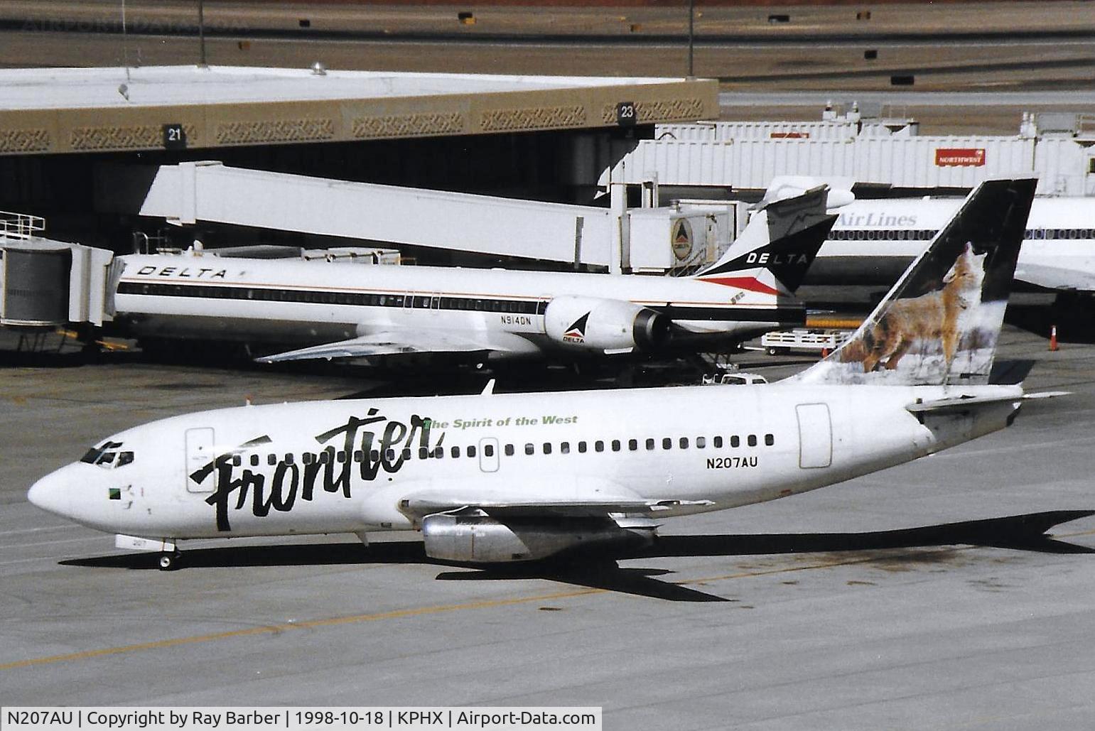 N207AU, 1968 Boeing 737-201 C/N 19423, Boeing 737-201 [19423] (Frontier Airlines) Phoenix-Sky Harbor Int'l~N 18/10/1998