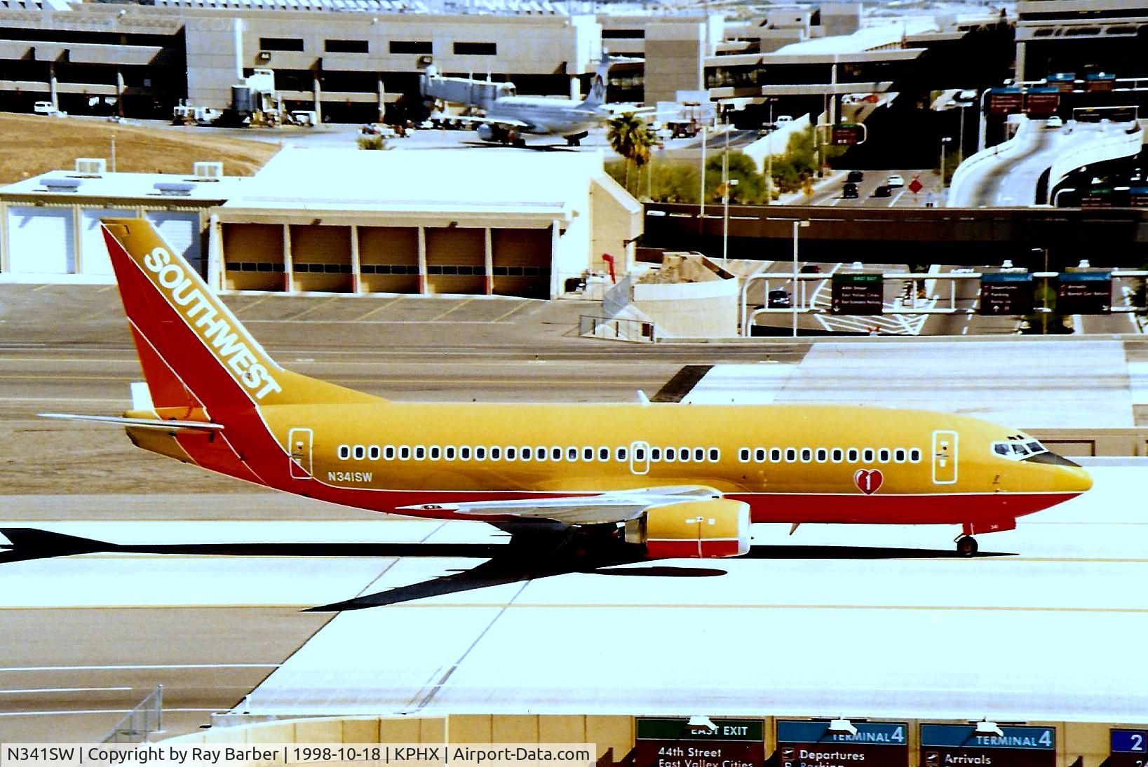 N341SW, 1988 Boeing 737-3H4 C/N 24091, Boeing 737-3H4 [24091] (Southwest Airlines) Phoenix-Sky Harbor Int'l~N 18/10/1998
