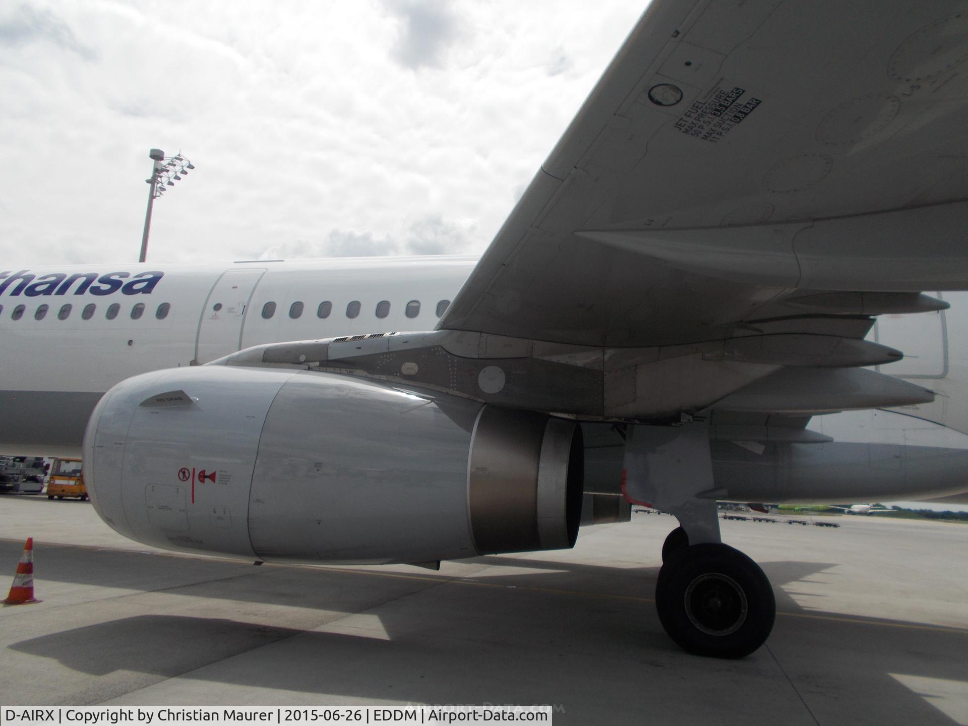 D-AIRX, 1998 Airbus A321-131 C/N 0887, Weimar's Landing Gear