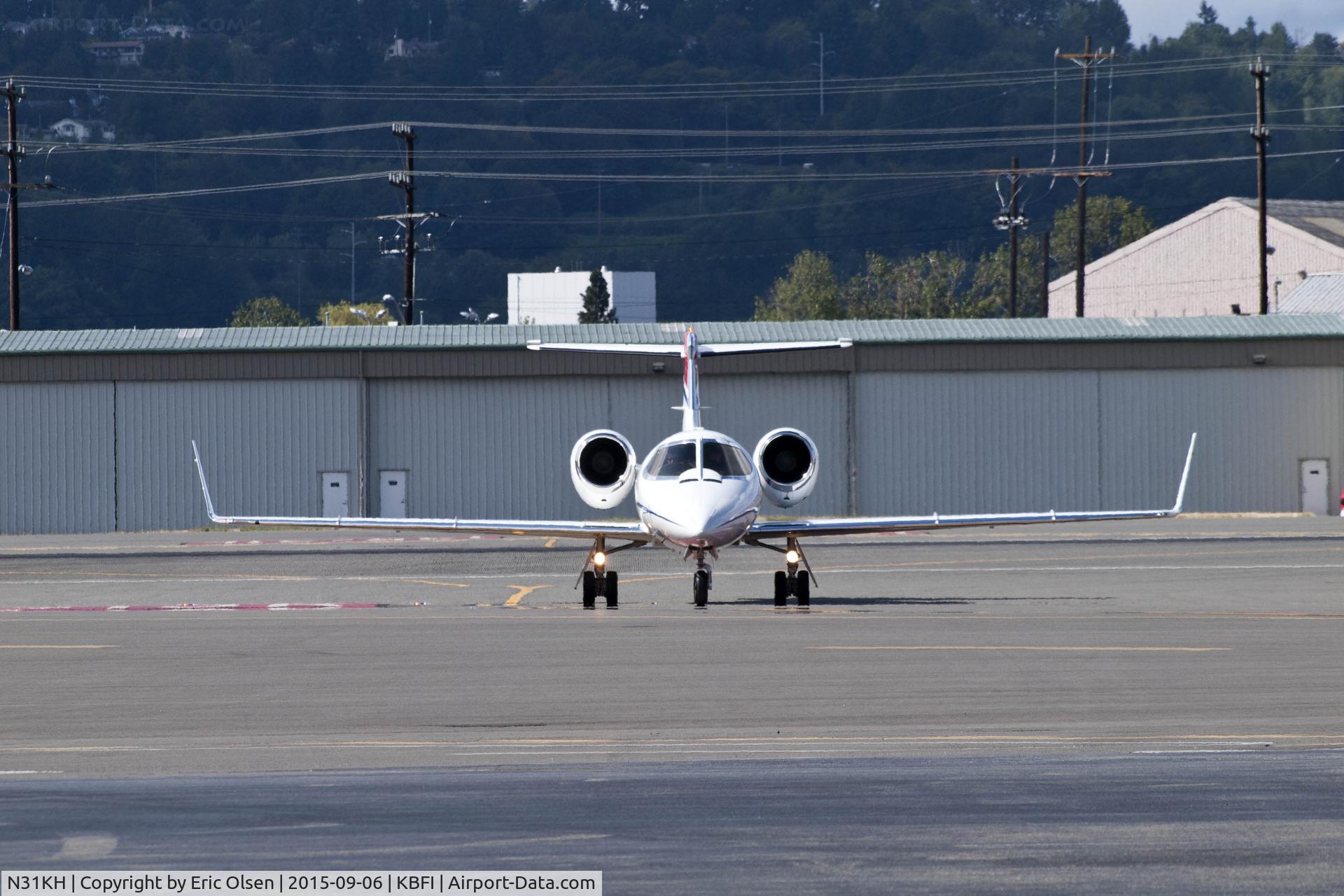 N31KH, 1999 Learjet Inc 31A C/N 173, Learjet at Boeing Field.