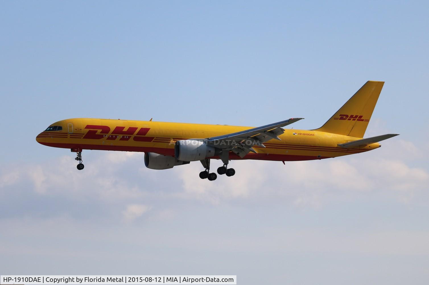 HP-1910DAE, 1998 Boeing 757-200 C/N 29607, DHL Expresso