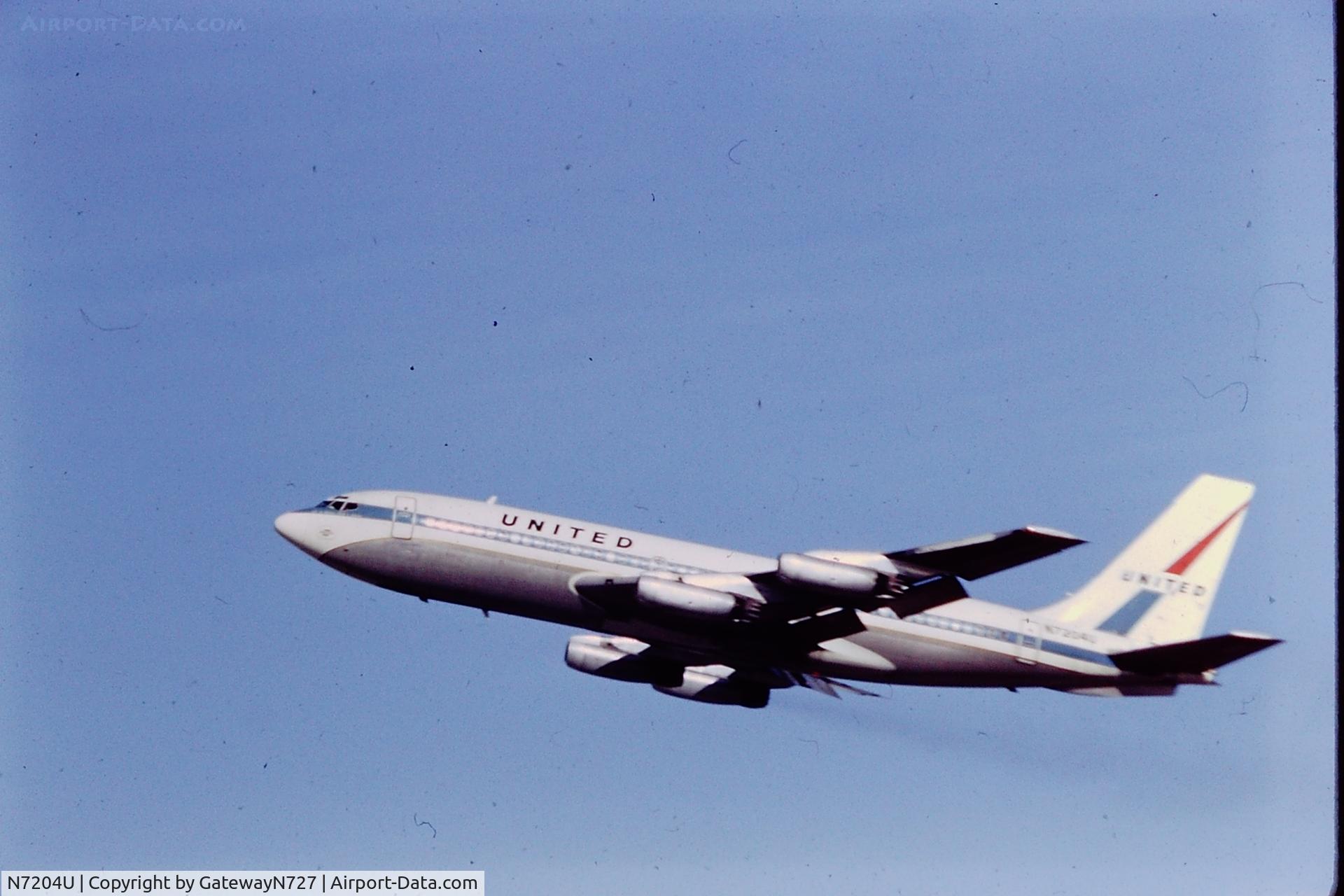 N7204U, 1960 Boeing 720-022 C/N 17910, Photo date/location unknown. Scrapped (at MSP?) in 1976.