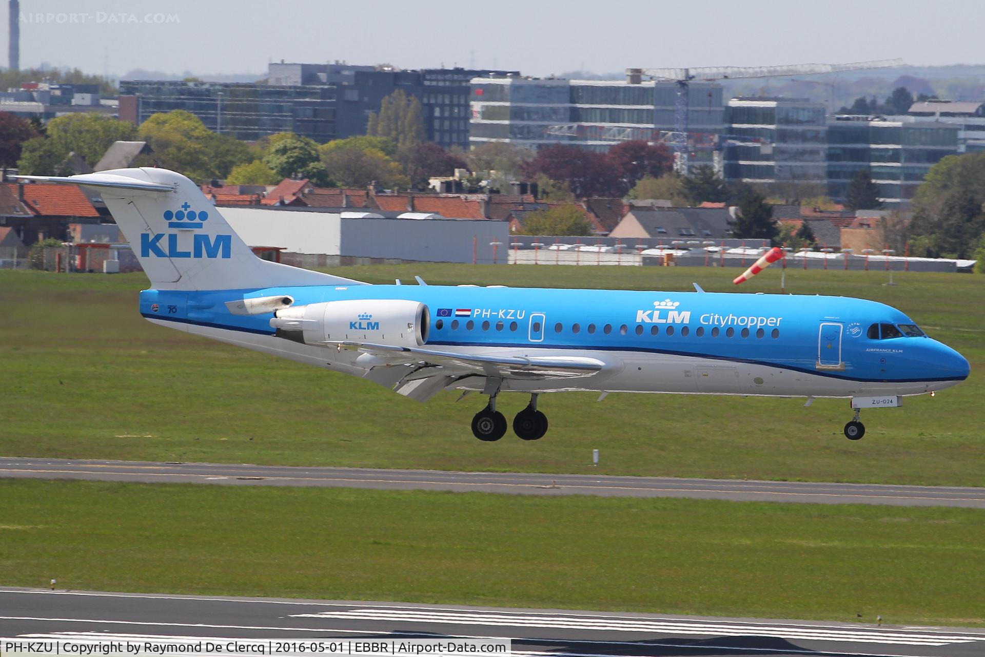 PH-KZU, 1995 Fokker 70 (F-28-0070) C/N 11543, Landing at Brussels rwy 01.