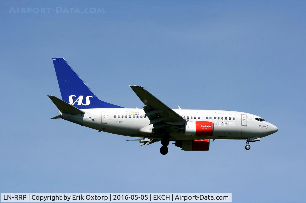 LN-RRP, 1999 Boeing 737-683 C/N 28311, LN-RRP landing rw 04L
