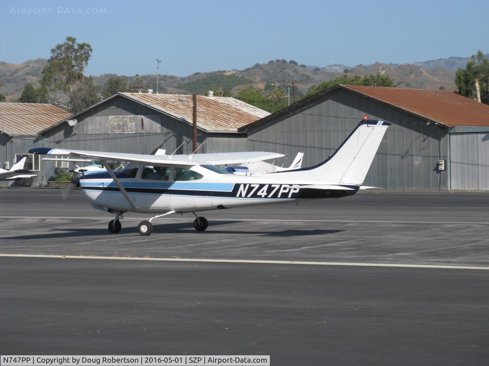 N747PP, 1980 Cessna 182R Skylane C/N R18201587, 1980 Cessna 182R SKYLANE RG, Lycoming IO-540-J3C5D 235 Hp, takeoff roll Rwy 22