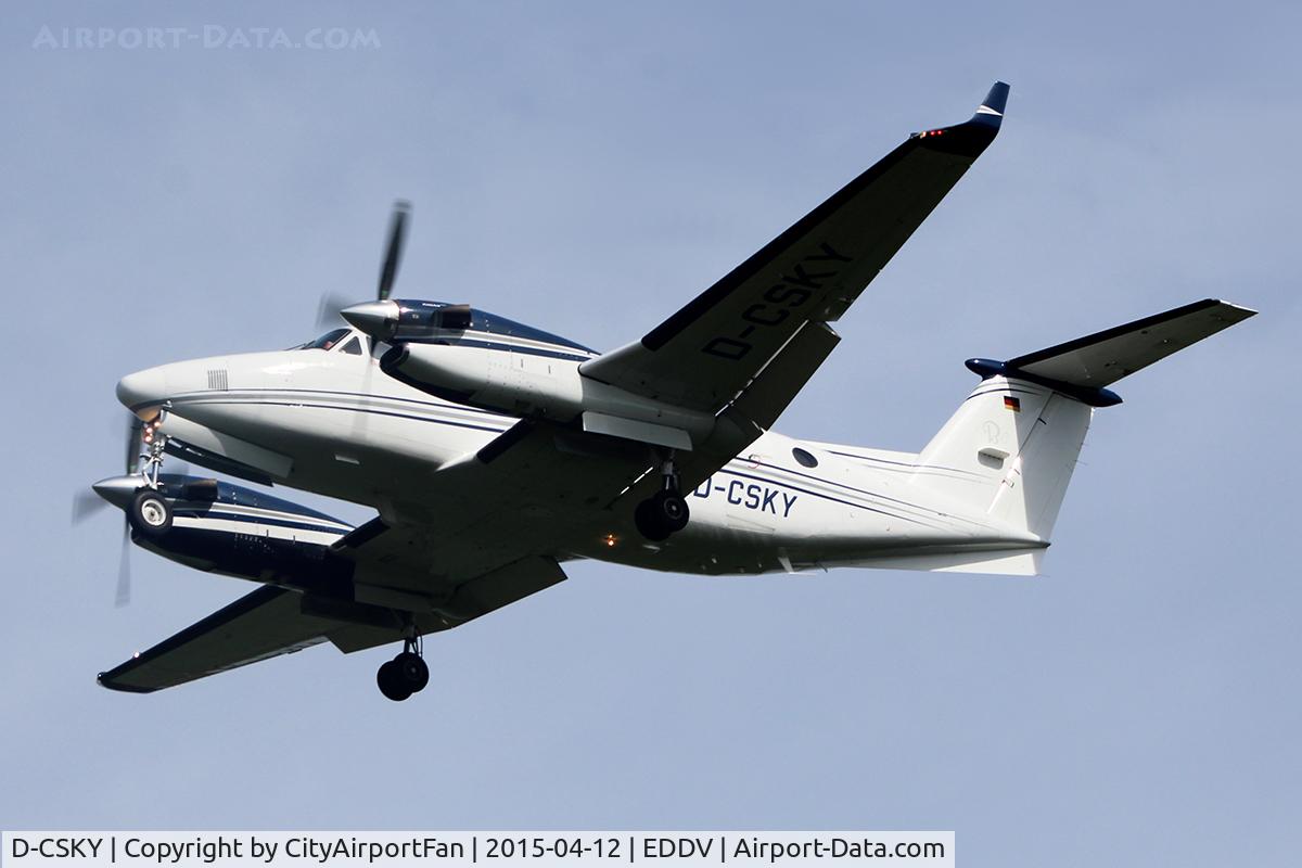D-CSKY, 1996 Beechcraft B300 Super King Air 350 C/N FL-130, Private / Business Jet