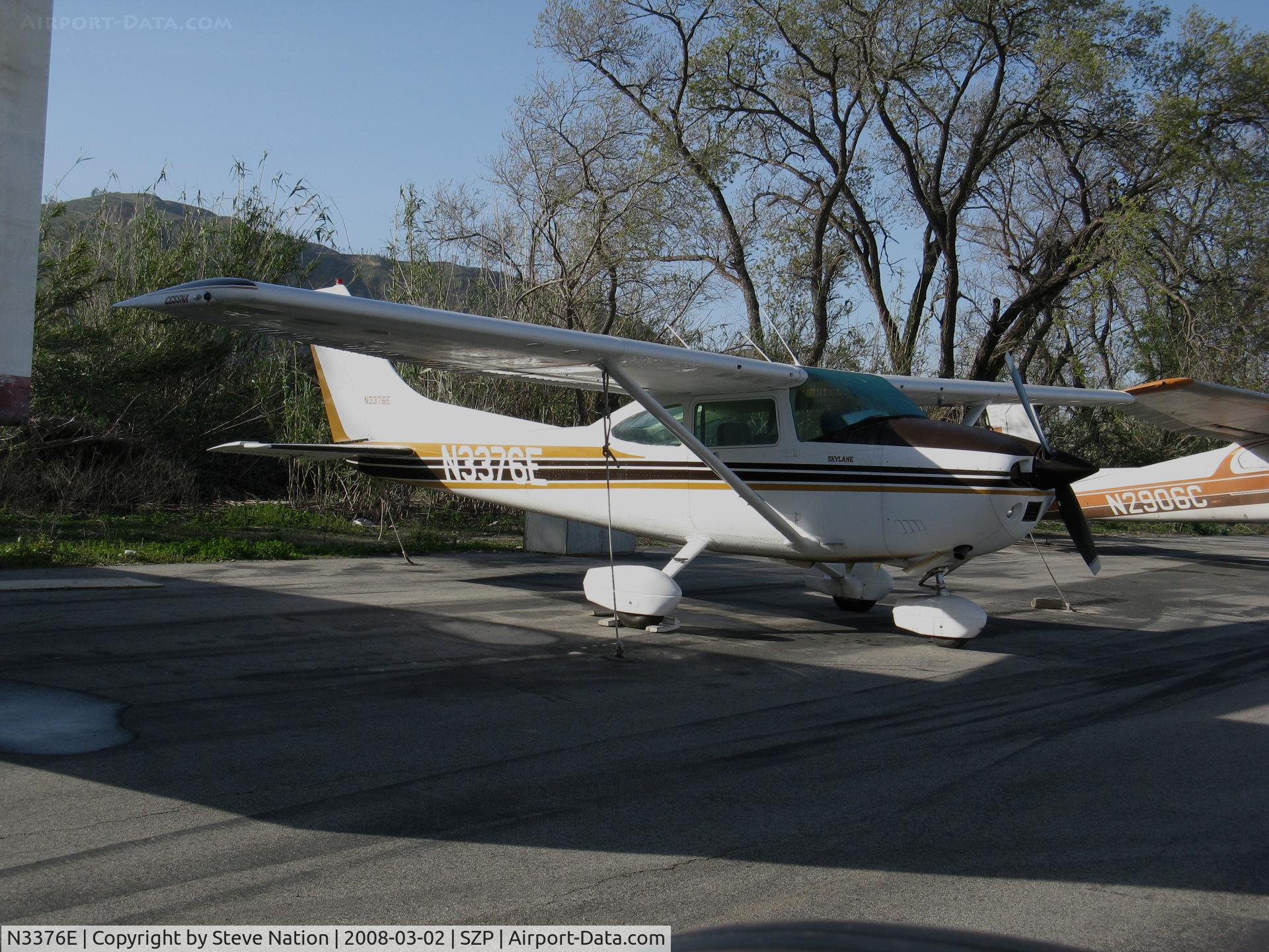 N3376E, 1982 Cessna 182R Skylane C/N 18268243, Locally-based 1982 Cessna 182R Skylane @ Santa Paula Airport, CA