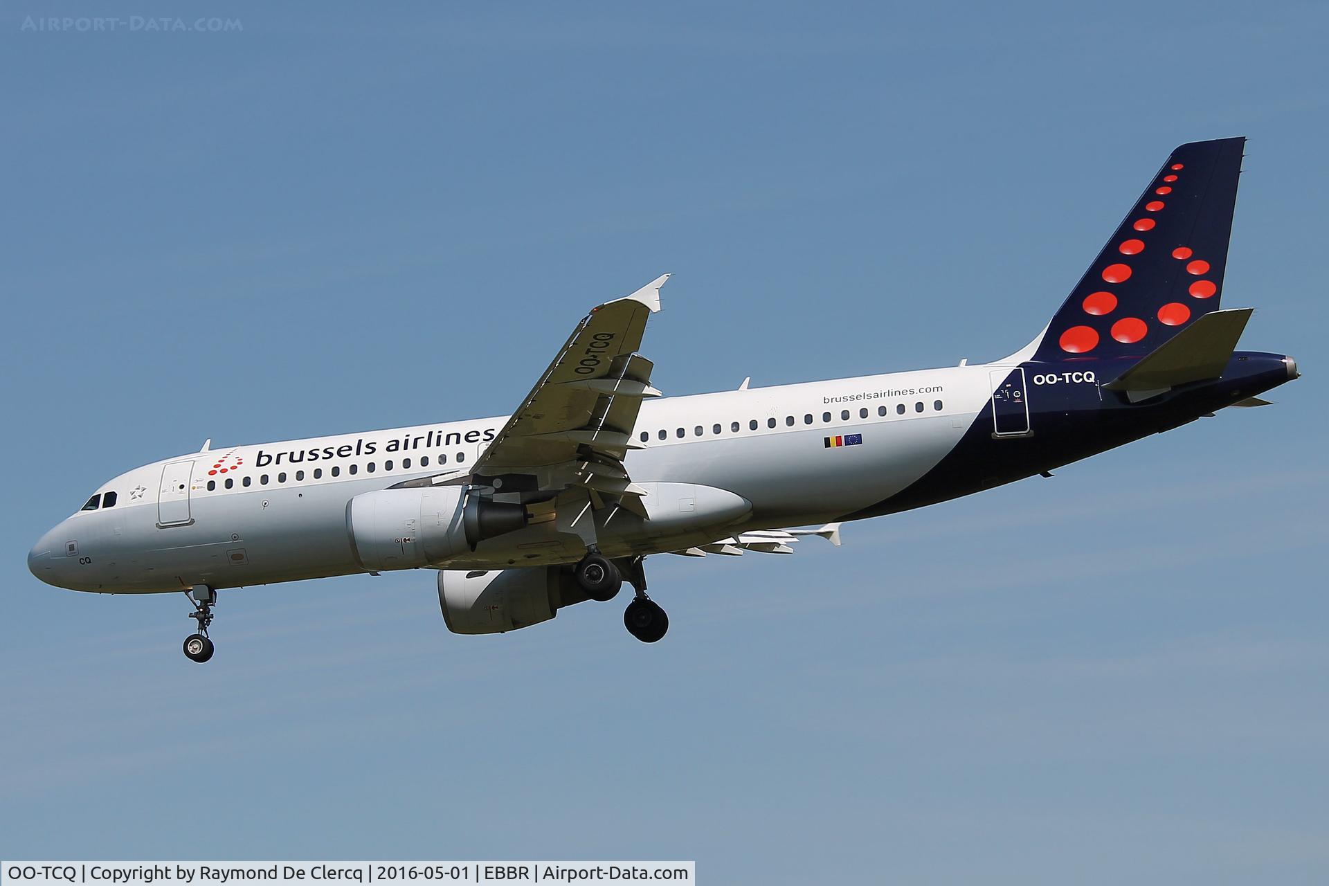OO-TCQ, 2003 Airbus A320-214 C/N 2114, Landing on rwy 01.