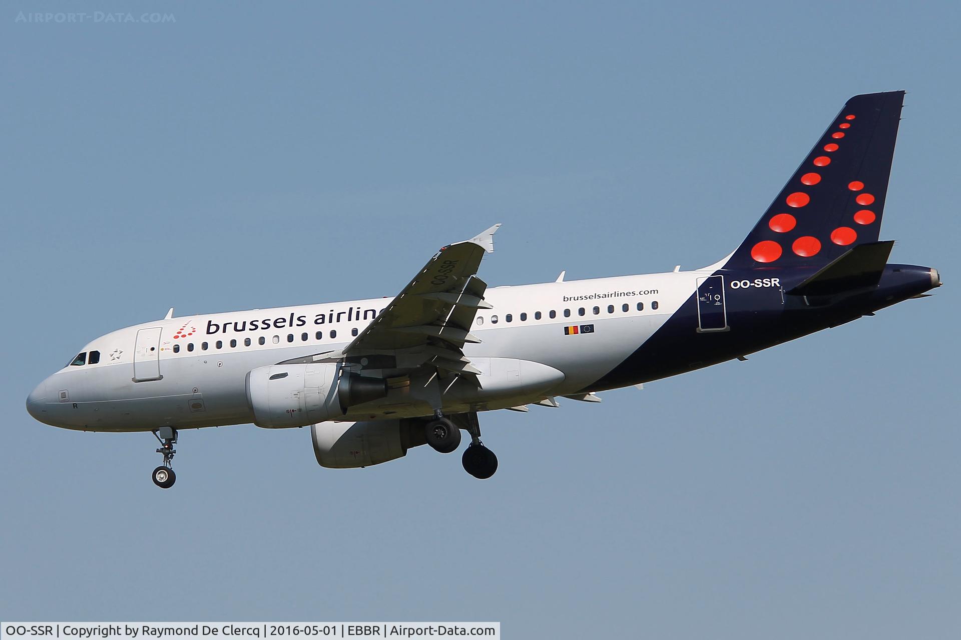 OO-SSR, 2010 Airbus A319-112 C/N 4275, Short final to rwy 01.