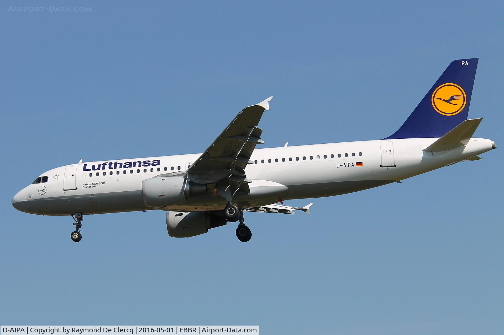 D-AIPA, 1989 Airbus A320-211 C/N 0069, Short final to rwy 01.