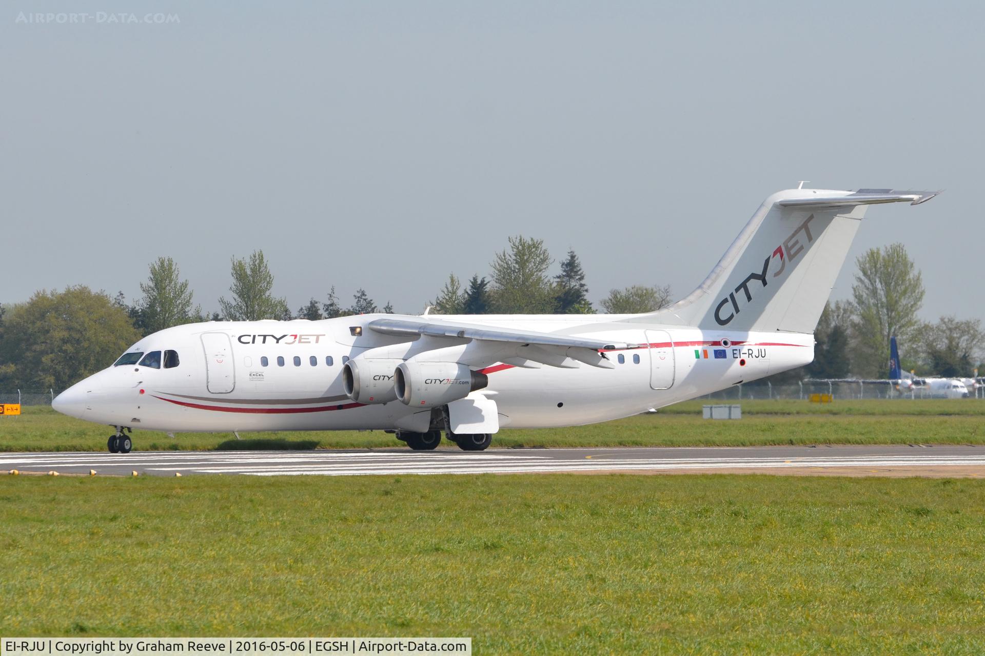 EI-RJU, 2000 British Aerospace Avro 146-RJ85A C/N E2367, About to depart from Norwich.