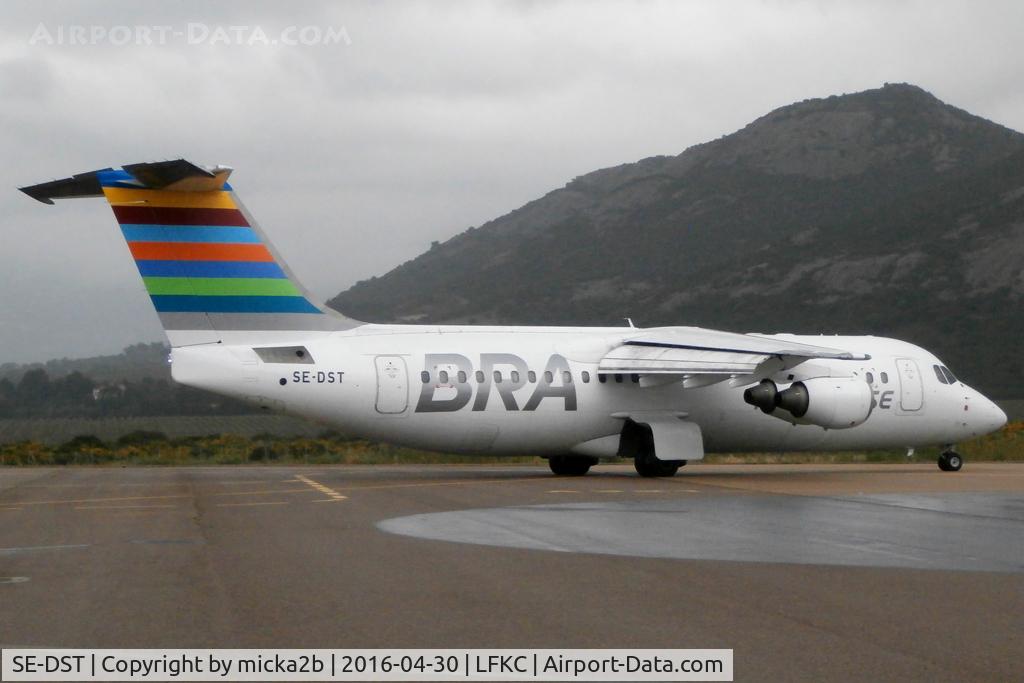 SE-DST, 1994 British Aerospace Avro 146-RJ100 C/N E3247, Taxiing with new colors