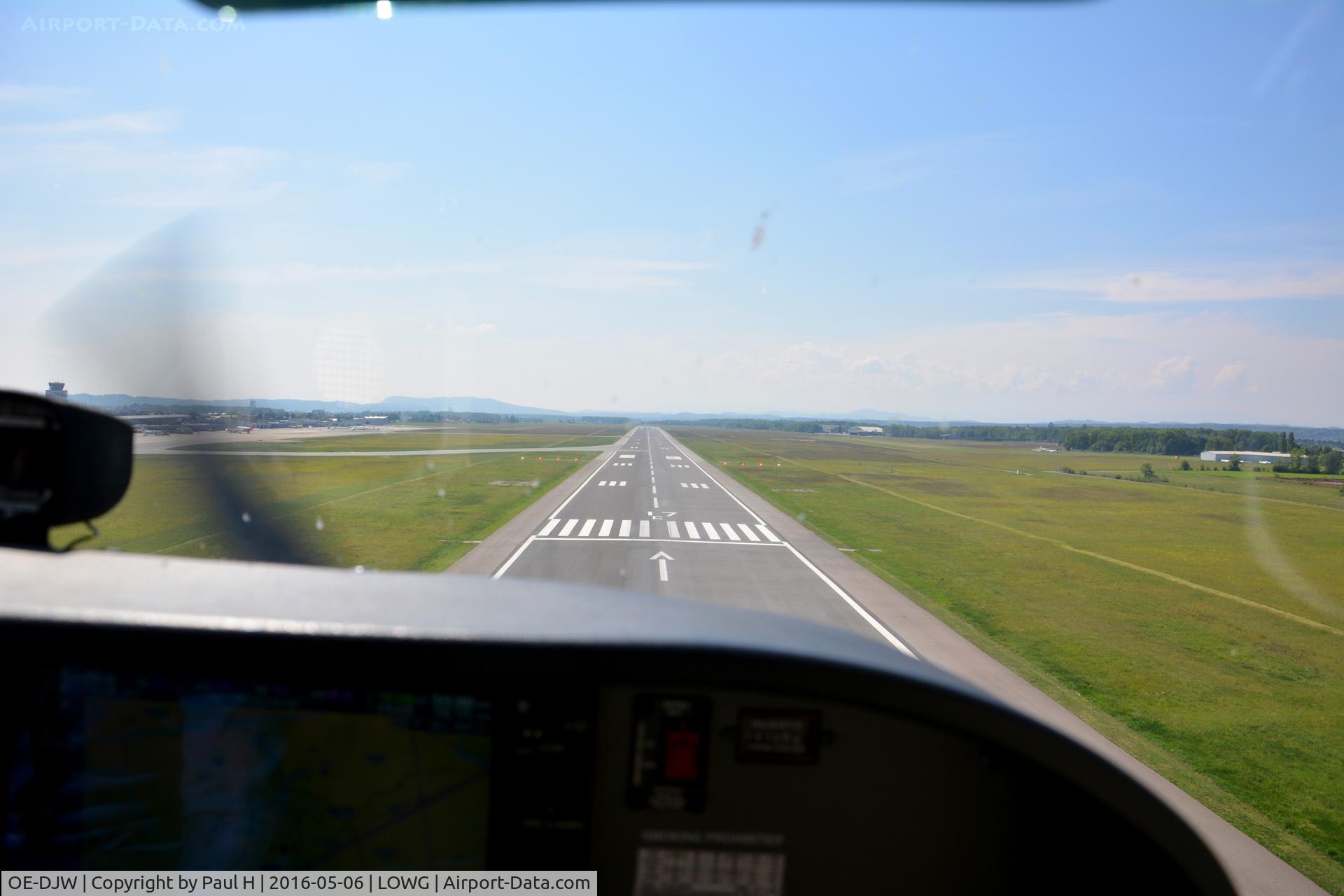 OE-DJW, 2007 Cessna 172R C/N 17281517, Cessna 172 on final approach for Rwy 17C at LOWG