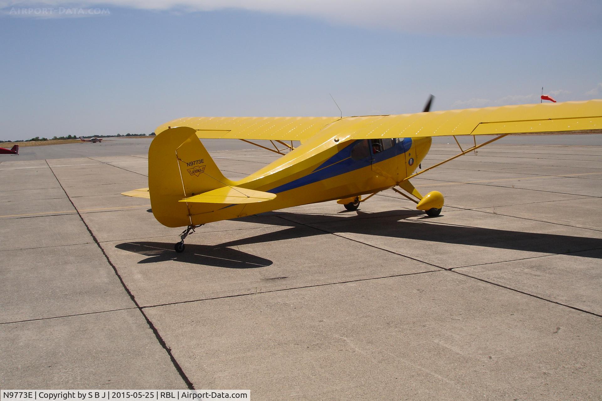 N9773E, 1946 Aeronca 11AC Chief C/N 11AC-1428, 73E as it pulls away from the gas  island at Red Bluff ,Ca.
