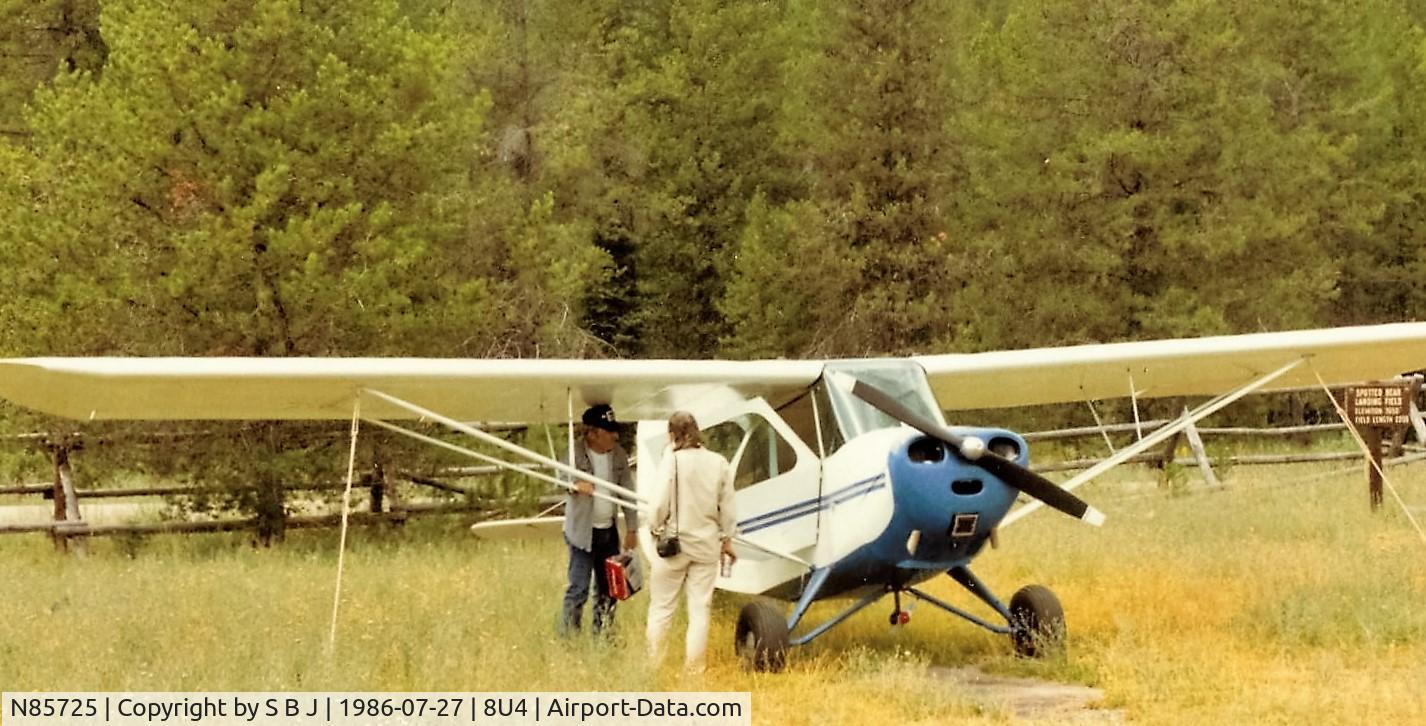 N85725, 1946 Aeronca 7BCM C/N 7AC-4472, Offloading essentials from 725 after arriving at Spotted Bear.