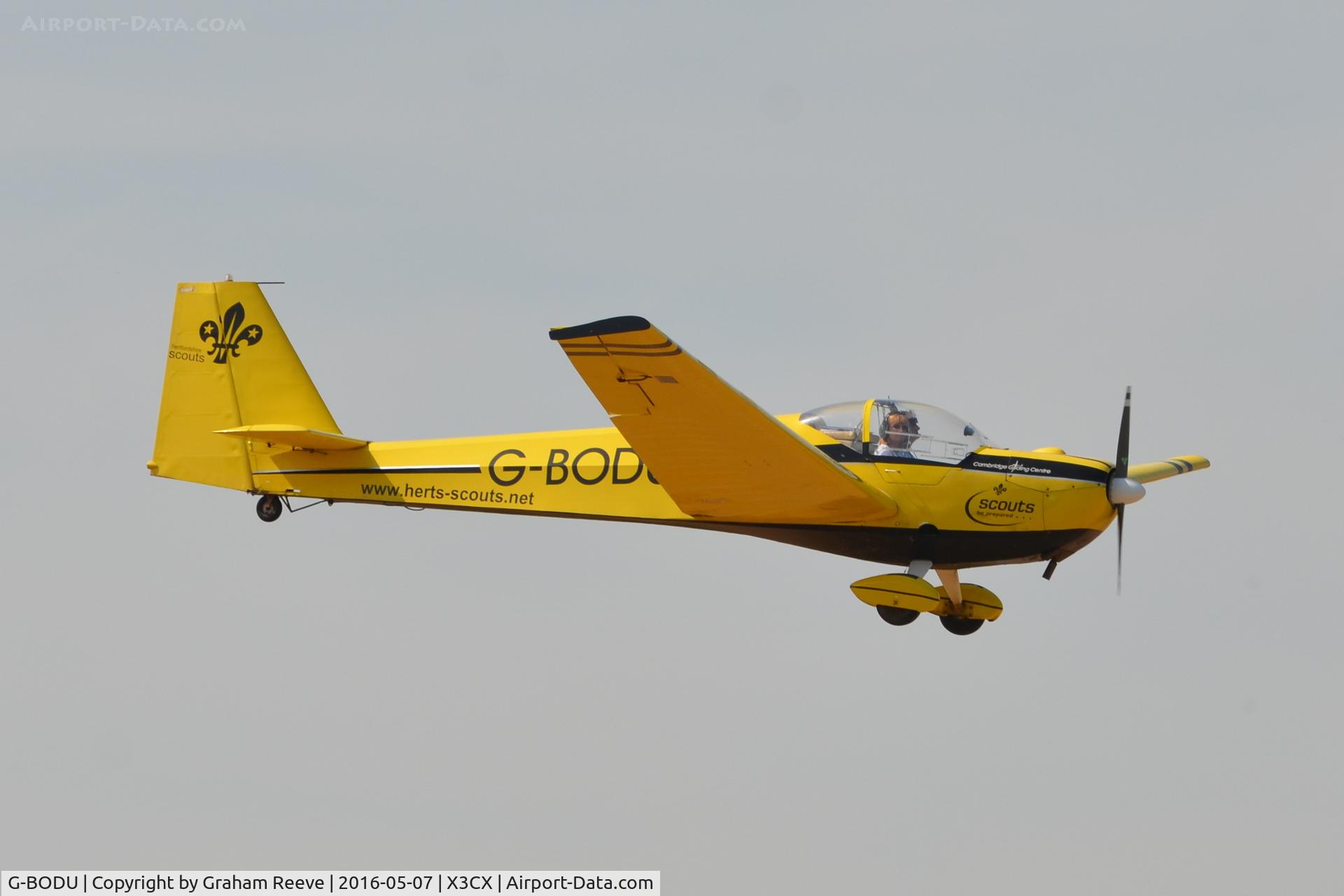 G-BODU, 1988 Scheibe SF-25C Falke C/N 44434, Landing at Northrepps.
