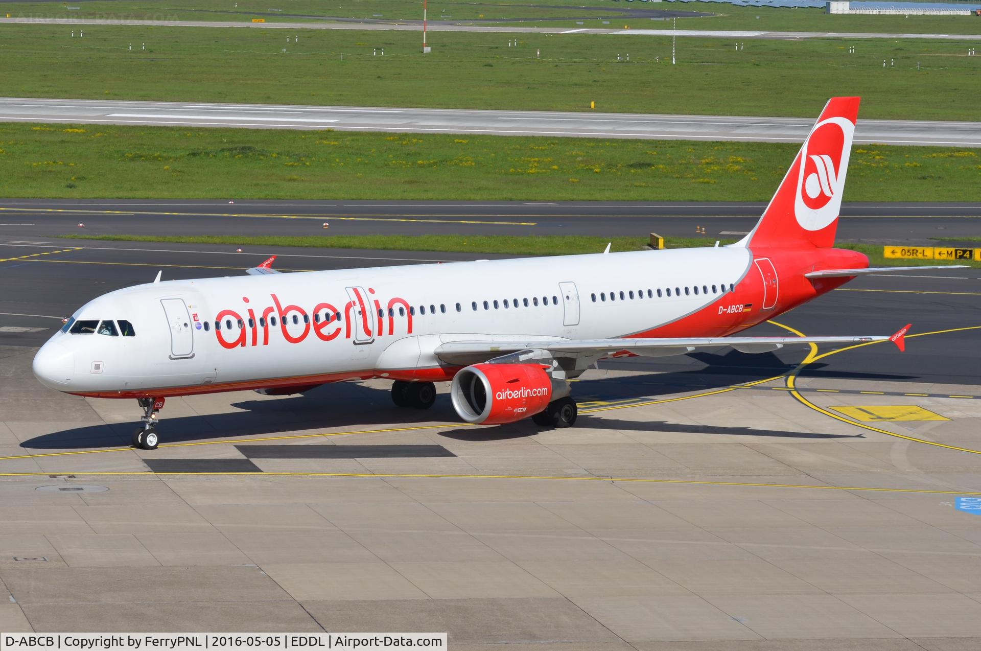 D-ABCB, 2008 Airbus A321-211 C/N 3749, Air Berlin  A321 heading for its gate.