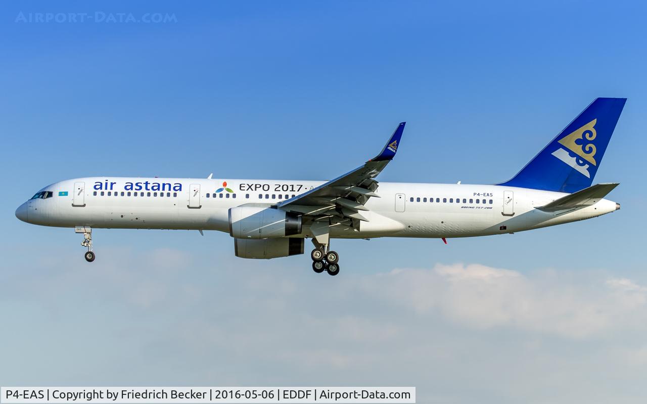 P4-EAS, 1998 Boeing 757-2G5 C/N 29488, on final RW07L
