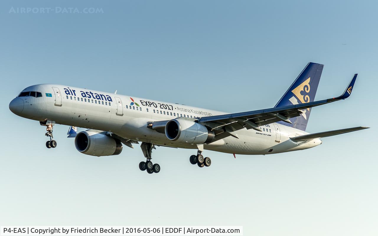 P4-EAS, 1998 Boeing 757-2G5 C/N 29488, on final RW07L
