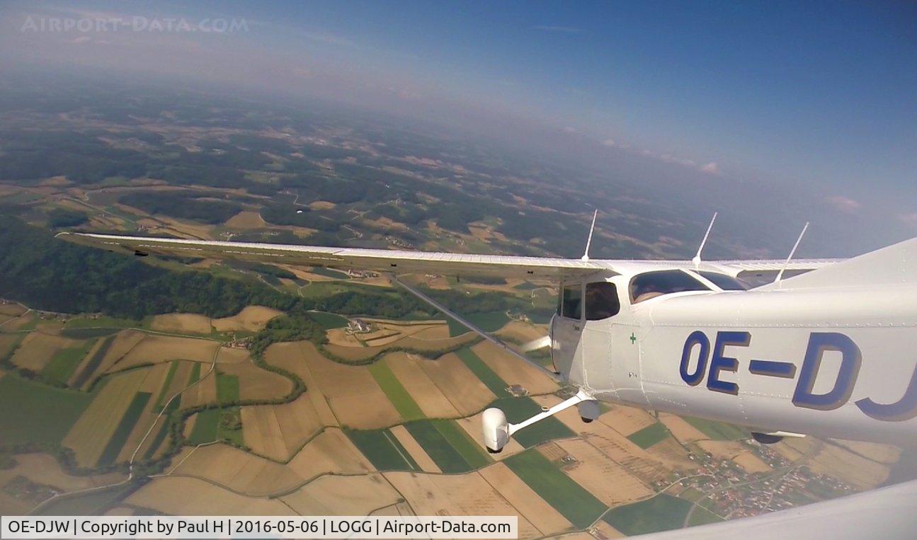 OE-DJW, 2007 Cessna 172R C/N 17281517, Conducting a Zero G flight