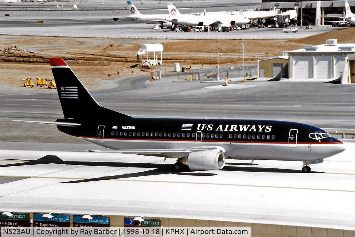 N523AU, 1988 Boeing 737-3B7 C/N 23858, Boeing 737-3B7 [23858] (US Airways) Phoenix-Sky Harbor Int'l~N 18/10/1998