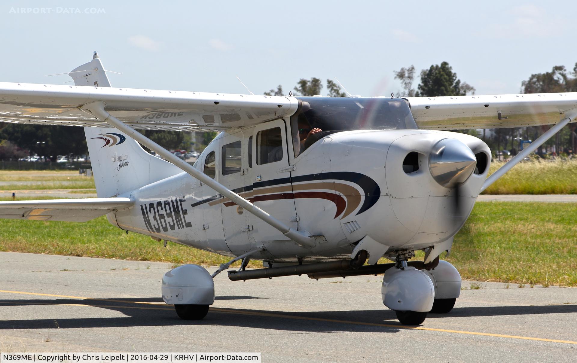 N369ME, 2000 Cessna 206H Stationair C/N 20608125, Locally-based 2000 Cessna 206H taxing back to its hangar at Reid Hillview Airport, San Jose, CA.