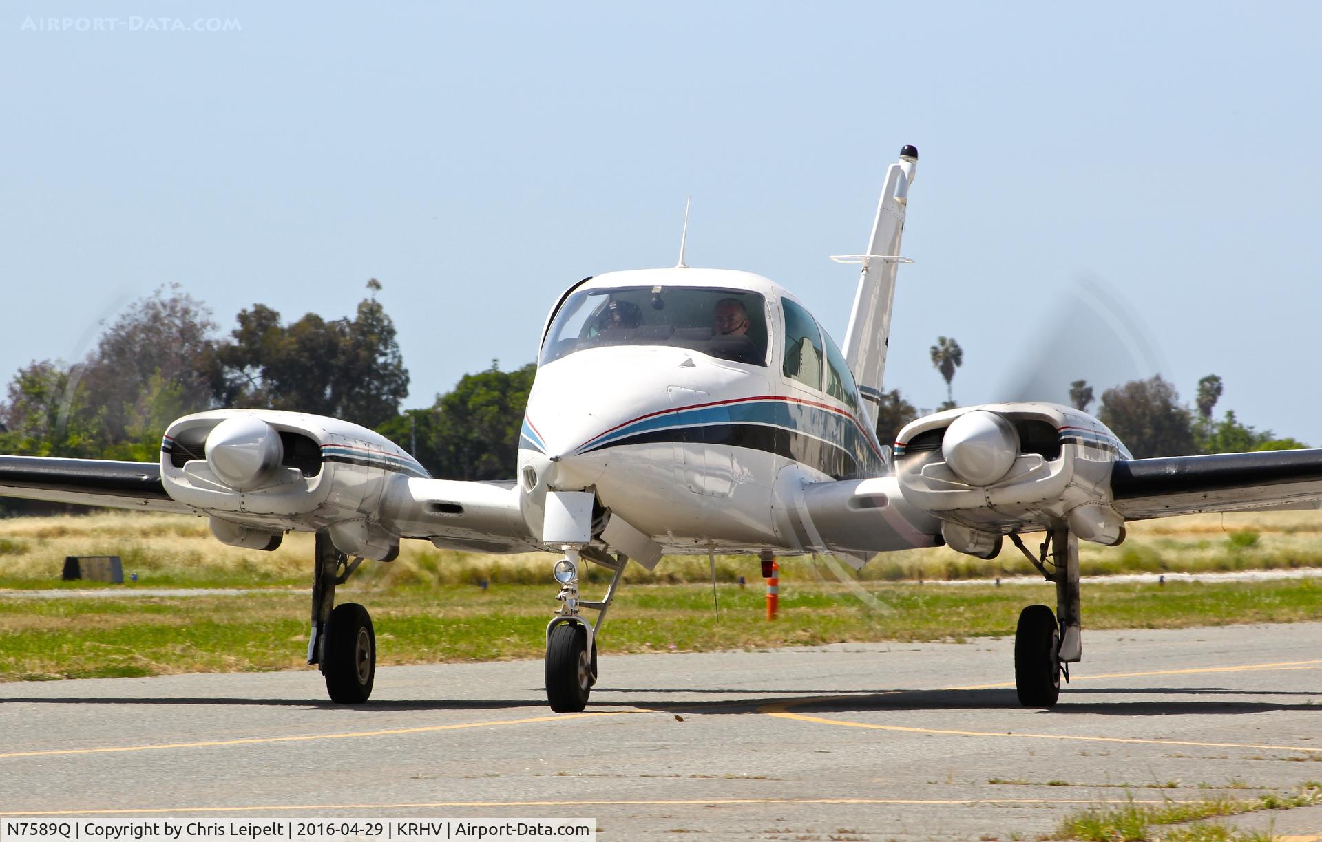N7589Q, 1970 Cessna 310Q C/N 310Q0089, Temptation Motors LTD (Hayward, CA) 1970 Cessna 310Q taxing out for departure at Reid Hillview Airport, San Jose, CA.