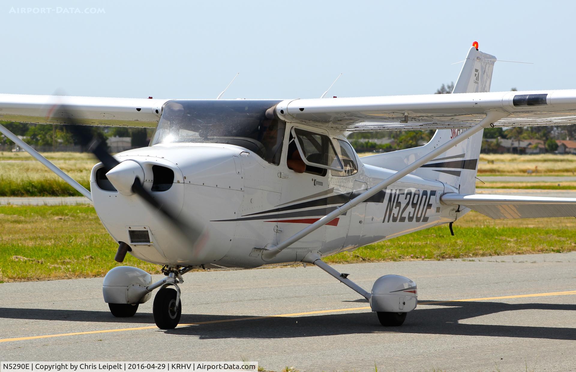 N5290E, 2002 Cessna 172S C/N 172S9226, Locally-based 2002 Cessna 172S taxing out for departure at Reid Hillview Airport, San Jose, CA.