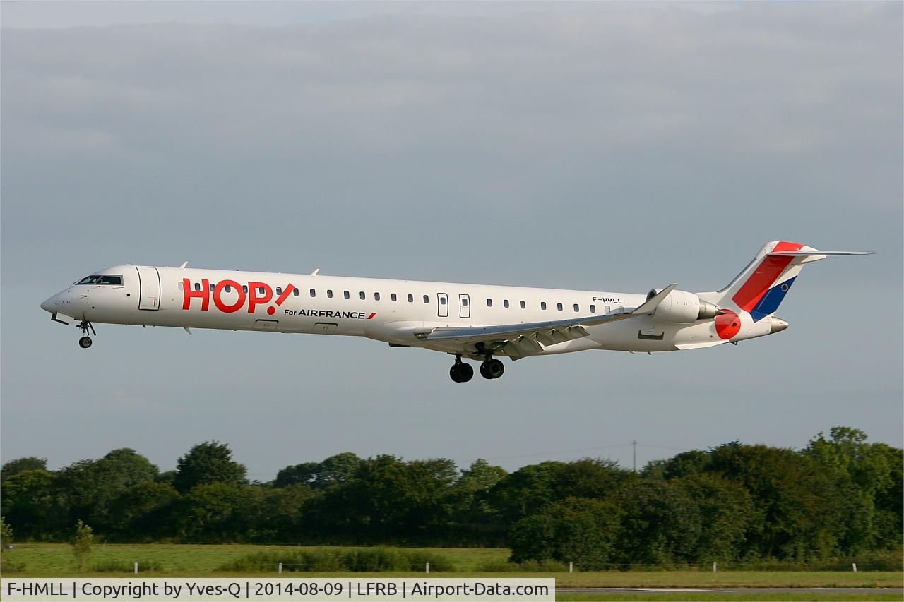 F-HMLL, 2011 Bombardier CRJ-1000EL NG (CL-600-2E25) C/N 19017, Bombardier CRJ-1000, On final rwy 25L, Brest-Bretagne airport (LFRB-BES