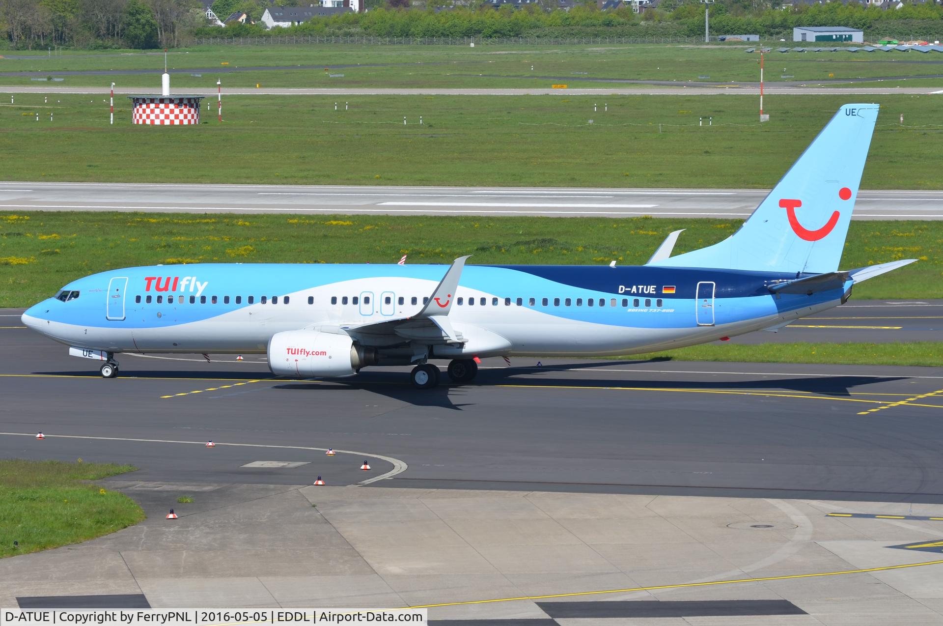 D-ATUE, 2006 Boeing 737-8K5 C/N 34686, TUI B738 taxiing for departure.