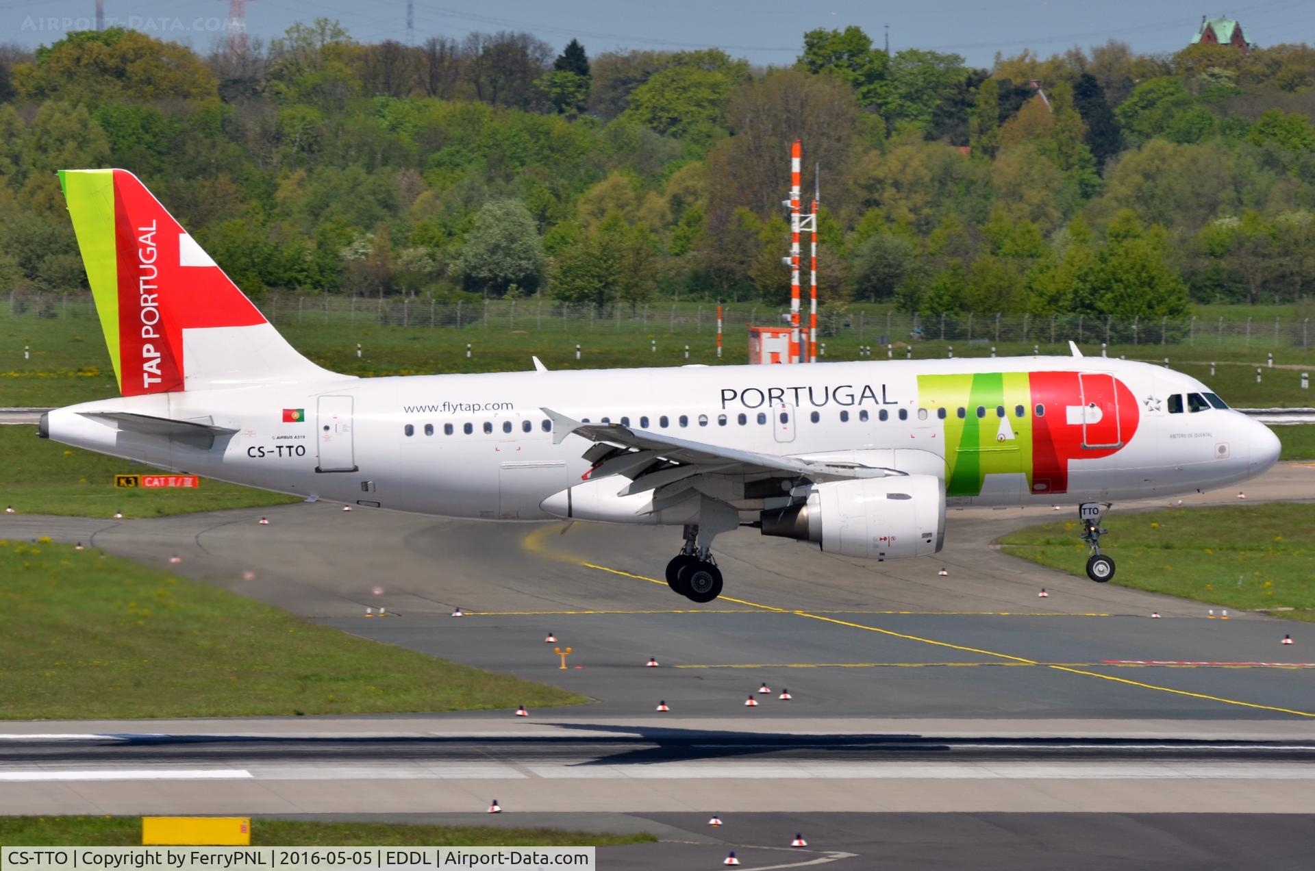CS-TTO, 1999 Airbus A319-111 C/N 1127, Air Portugal A319 landing in DUS.