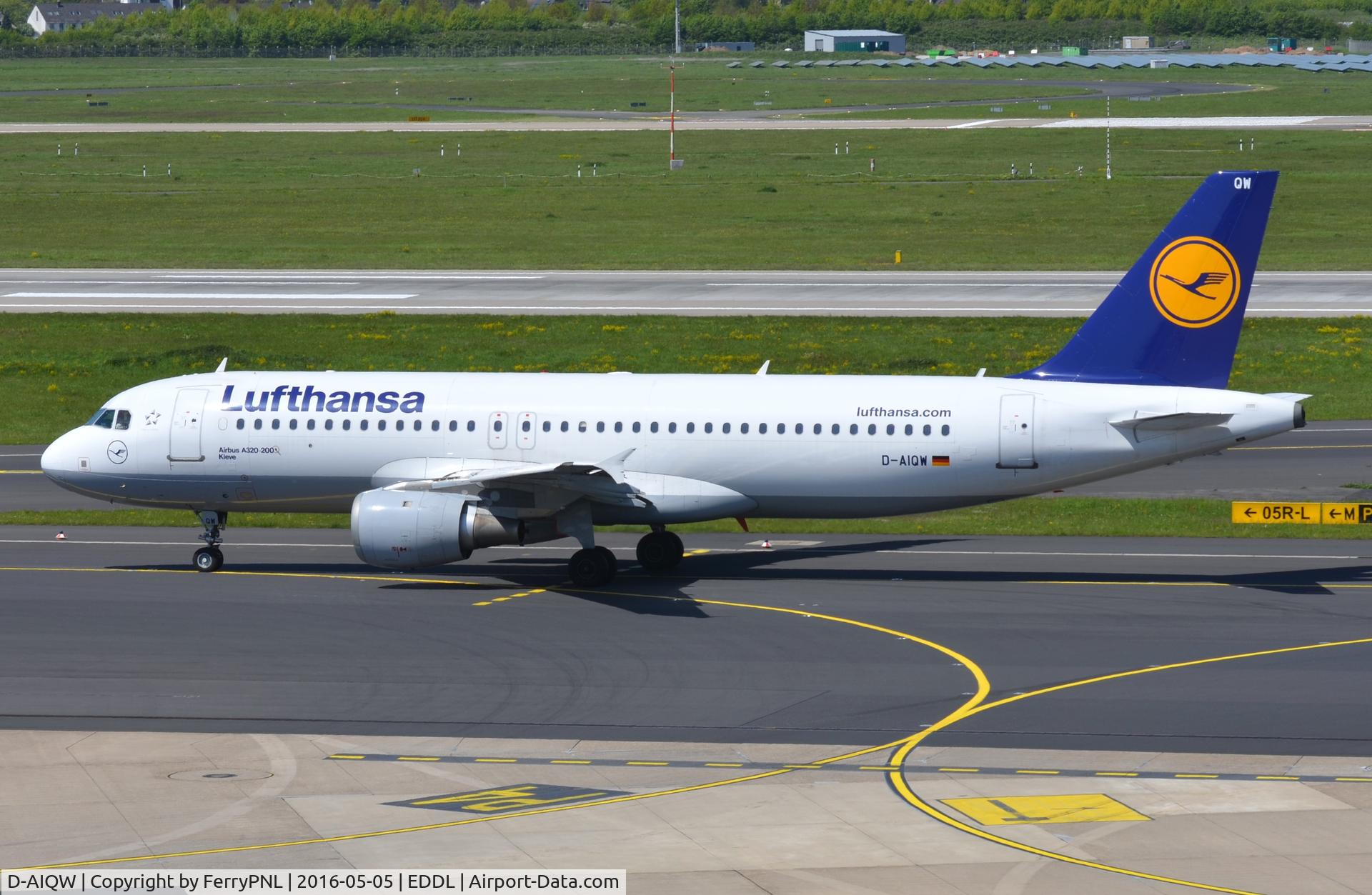 D-AIQW, 2000 Airbus A320-211 C/N 1367, Lufthansa A320 taxiing out.