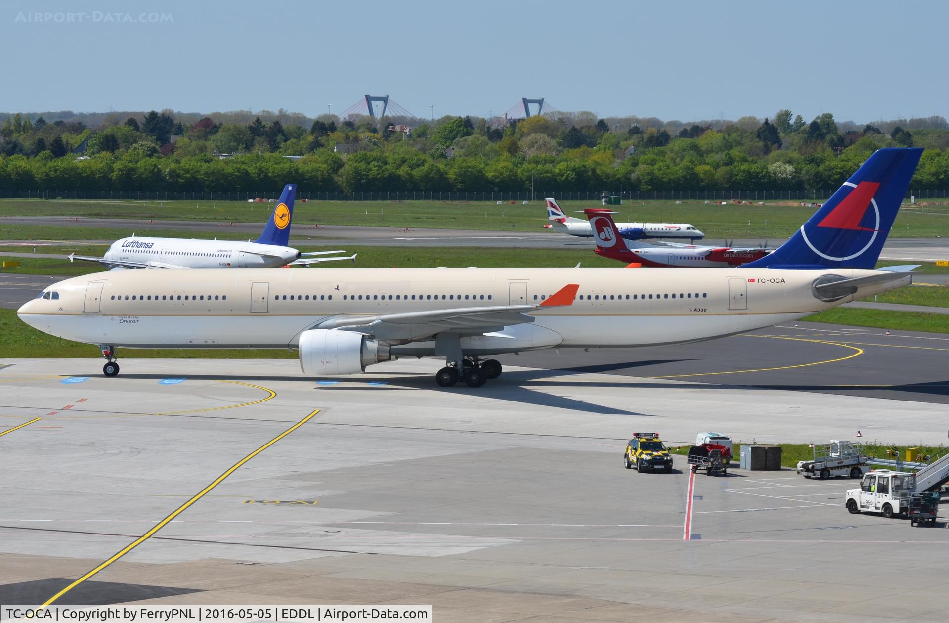 TC-OCA, 1995 Airbus A330-322 C/N 072, Onur A333 taxxing to its gate.