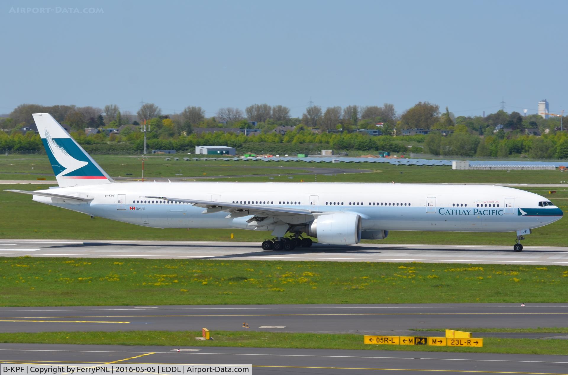B-KPF, 2008 Boeing 777-367/ER C/N 36832/692, Cathay B773 starting its take-off run.
