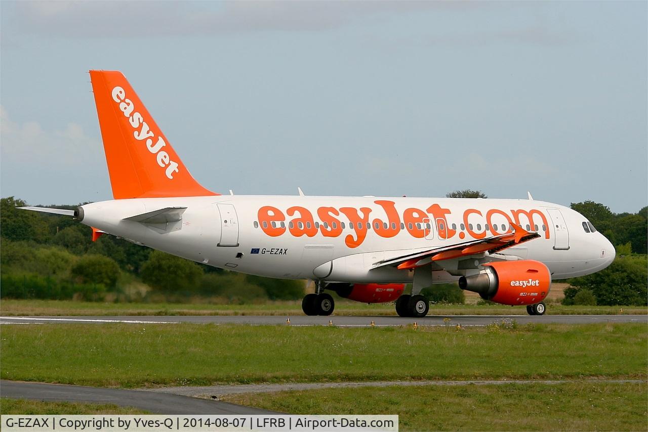 G-EZAX, 2006 Airbus A319-111 C/N 2818, Airbus A319-111, Taxiing to holding point rwy 25L, Brest-Bretagne Airport (LFRB-BES)
