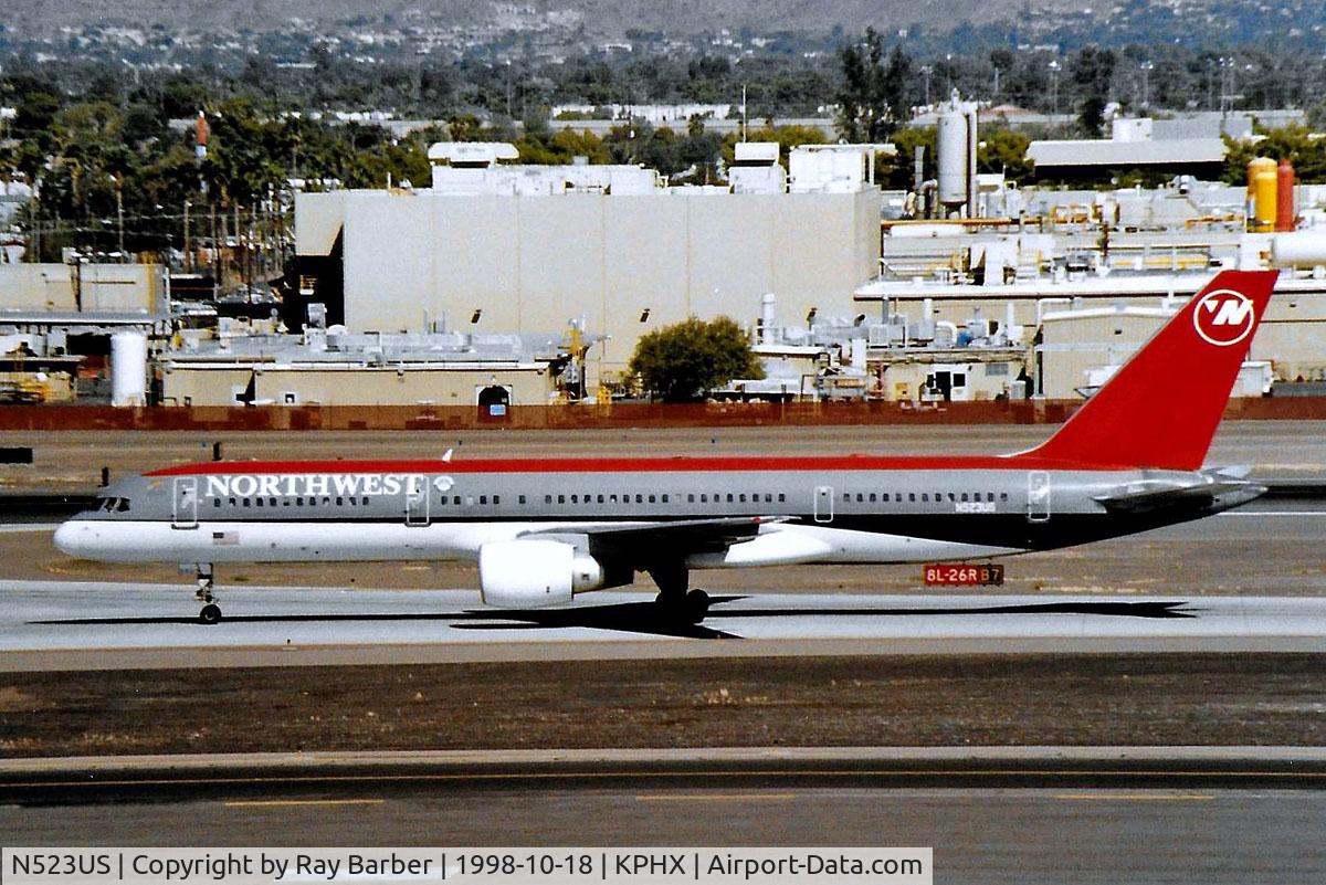 N523US, 1987 Boeing 757-251 C/N 23617, Boeing 757-251 [23617] (Northwest Airlines) Phoenix-Sky Harbor Int'l~N 18/10/1998