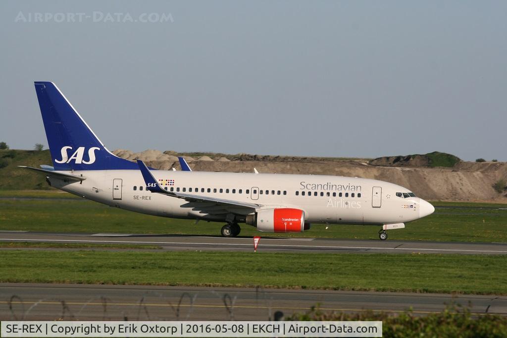 SE-REX, 2002 Boeing 737-76N C/N 33418, SE-REX departing rw 22R