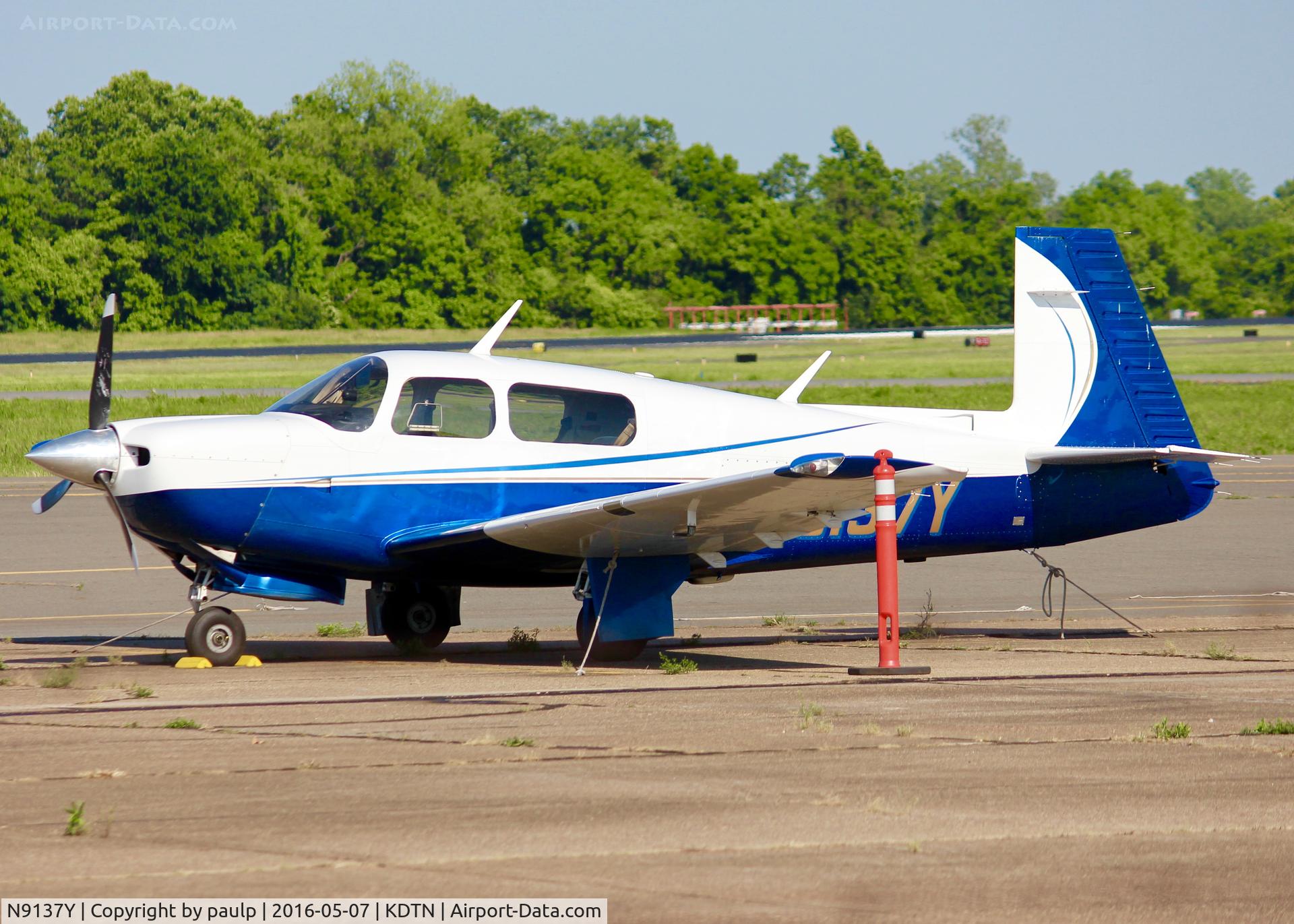 N9137Y, Mooney M20J 201 C/N 24-3234, At Downtown Shreveport.